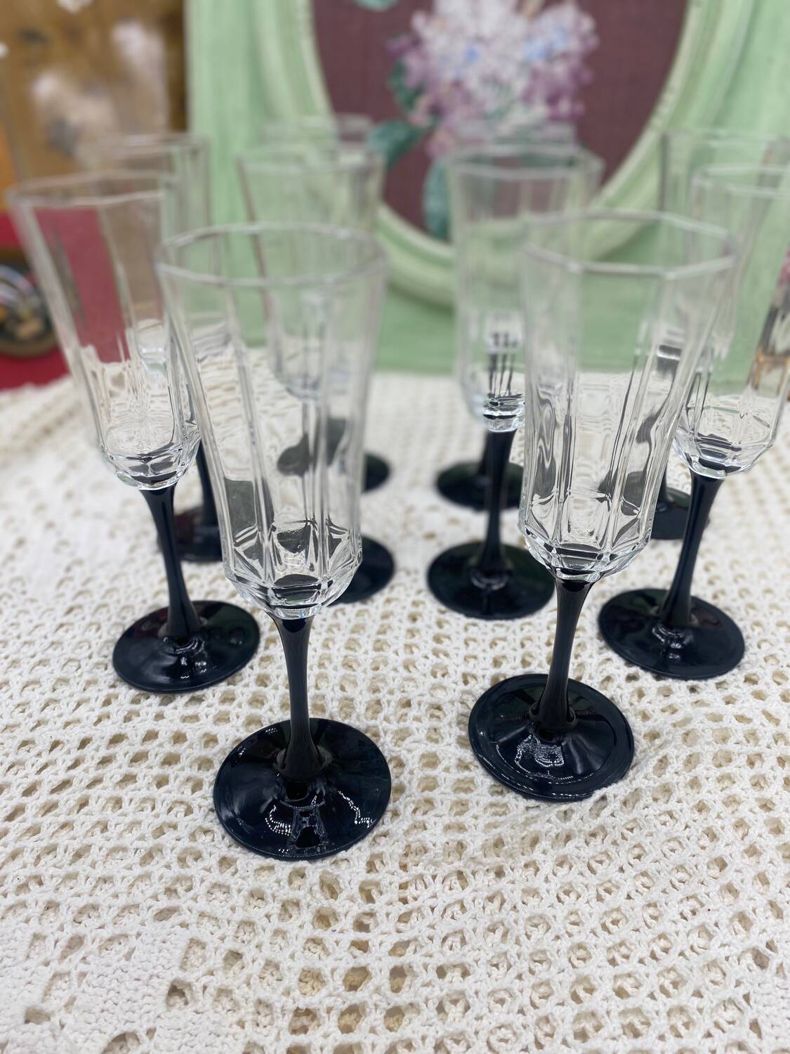 10 champagne flutes