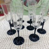 10 champagne flutes