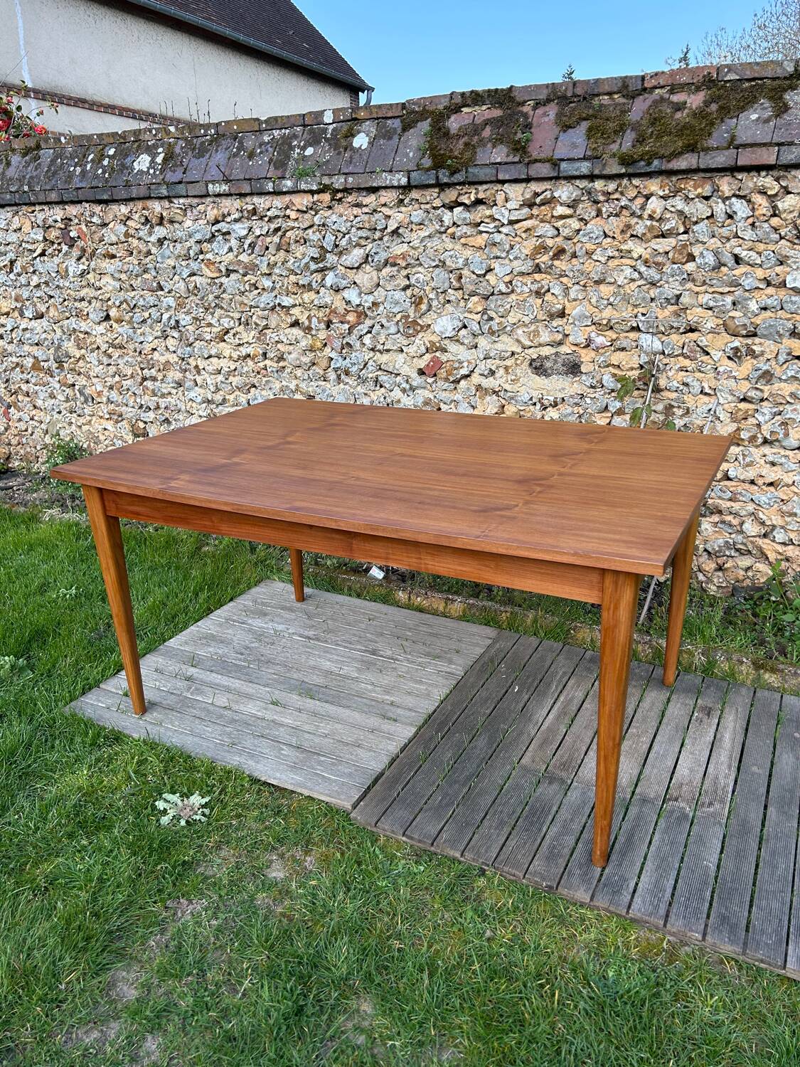 Vintage Scandinavian table for 6 people from the 1960s-70s.