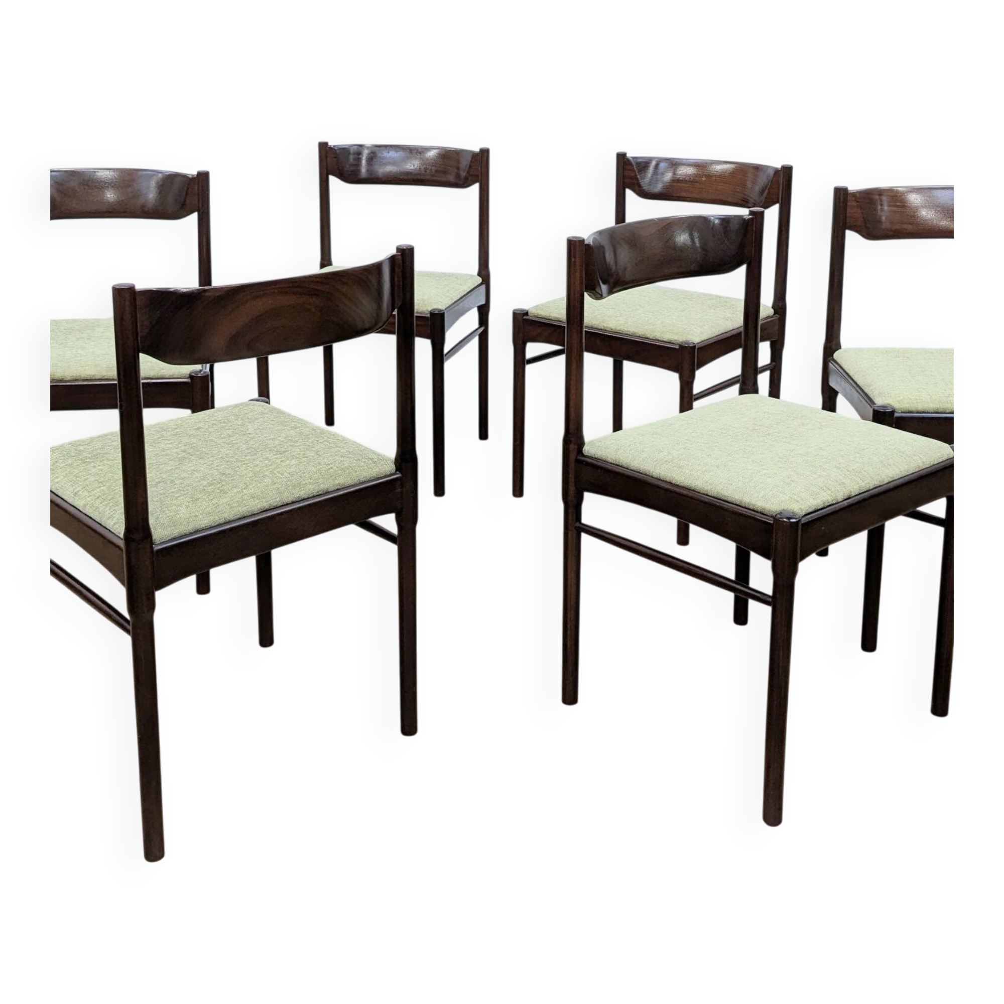 6 green Scandinavian chairs