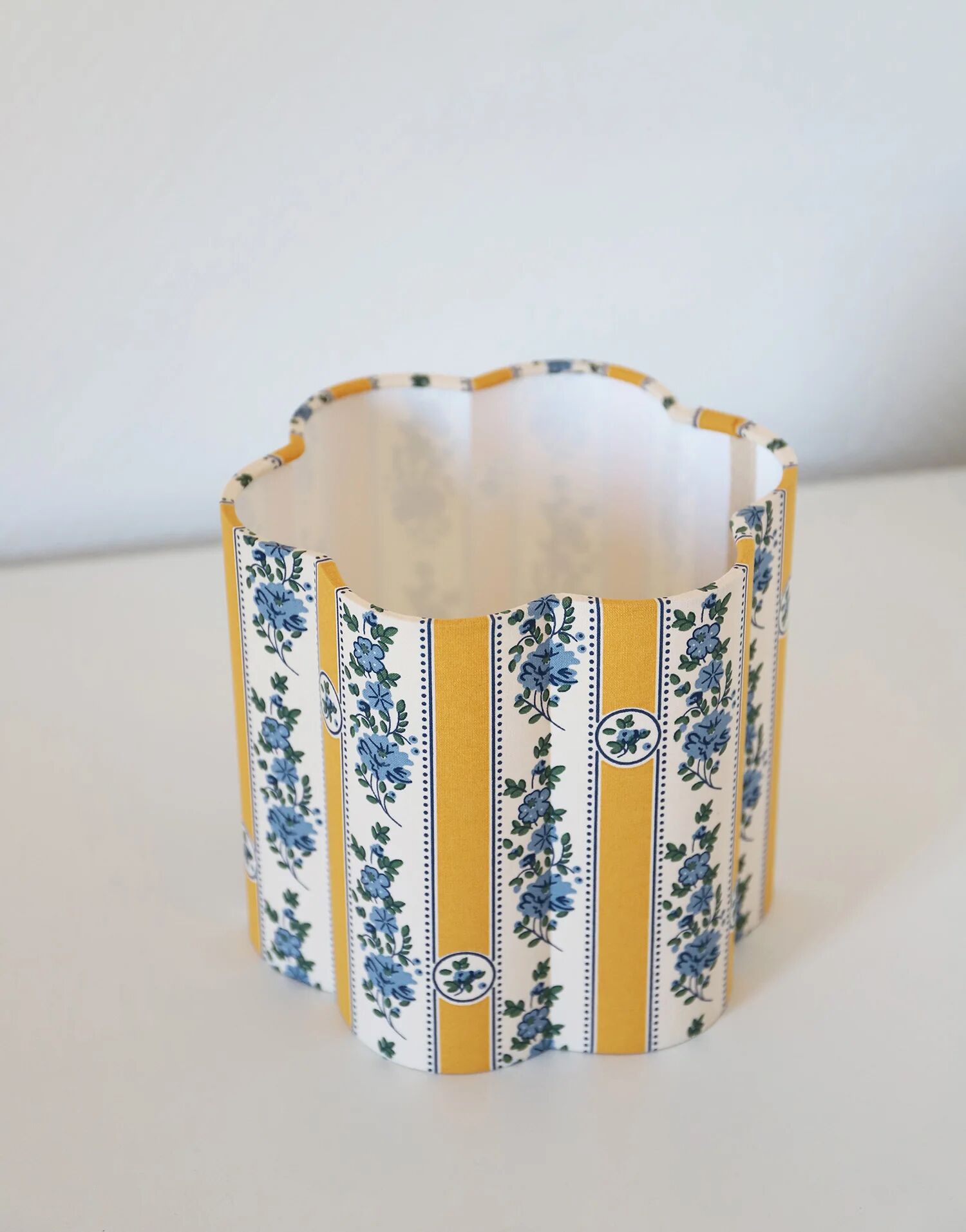 Abat-jour forme fleur Flora "sobremonte jaune"