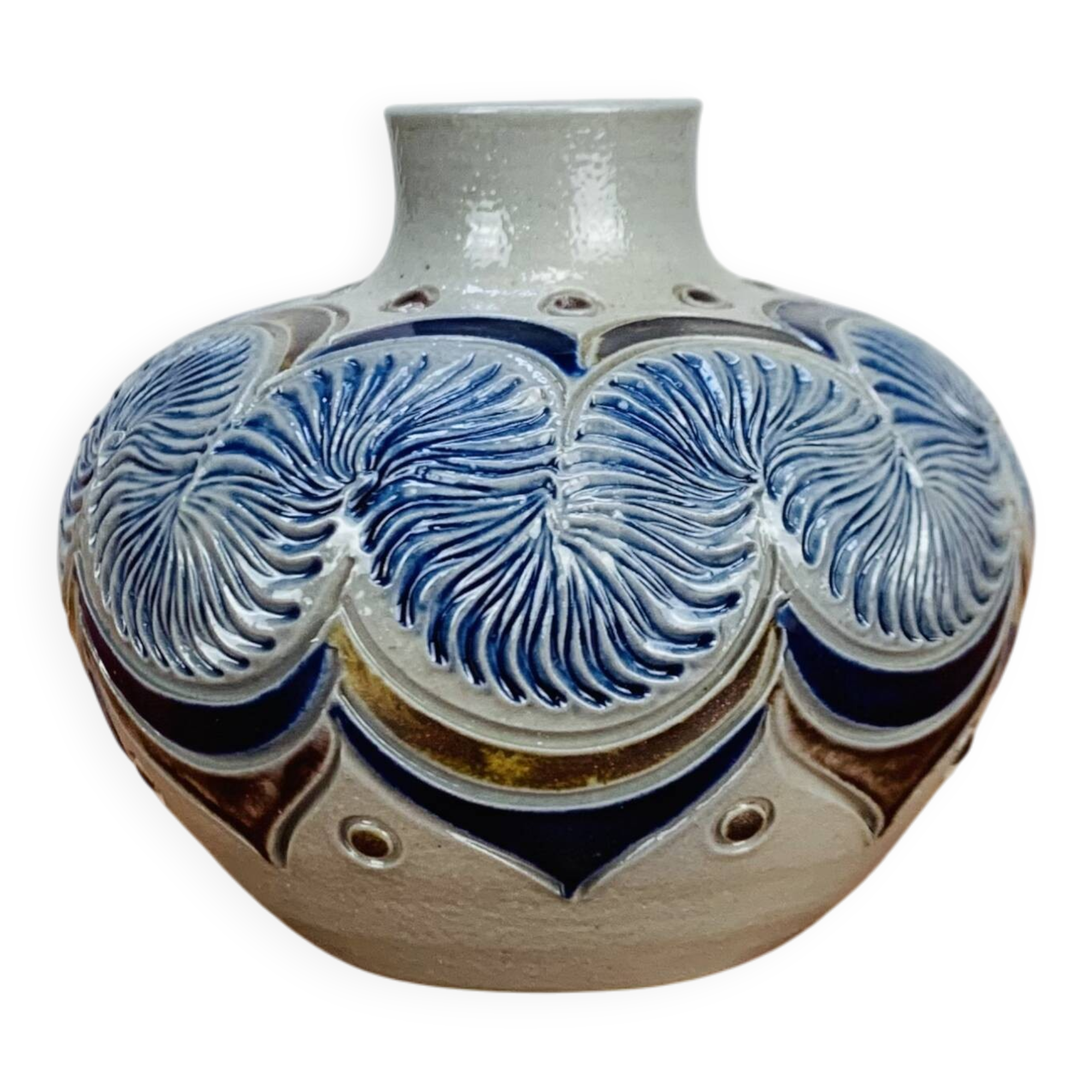 Art Deco vase in Alsace sandstone from Betschdorf