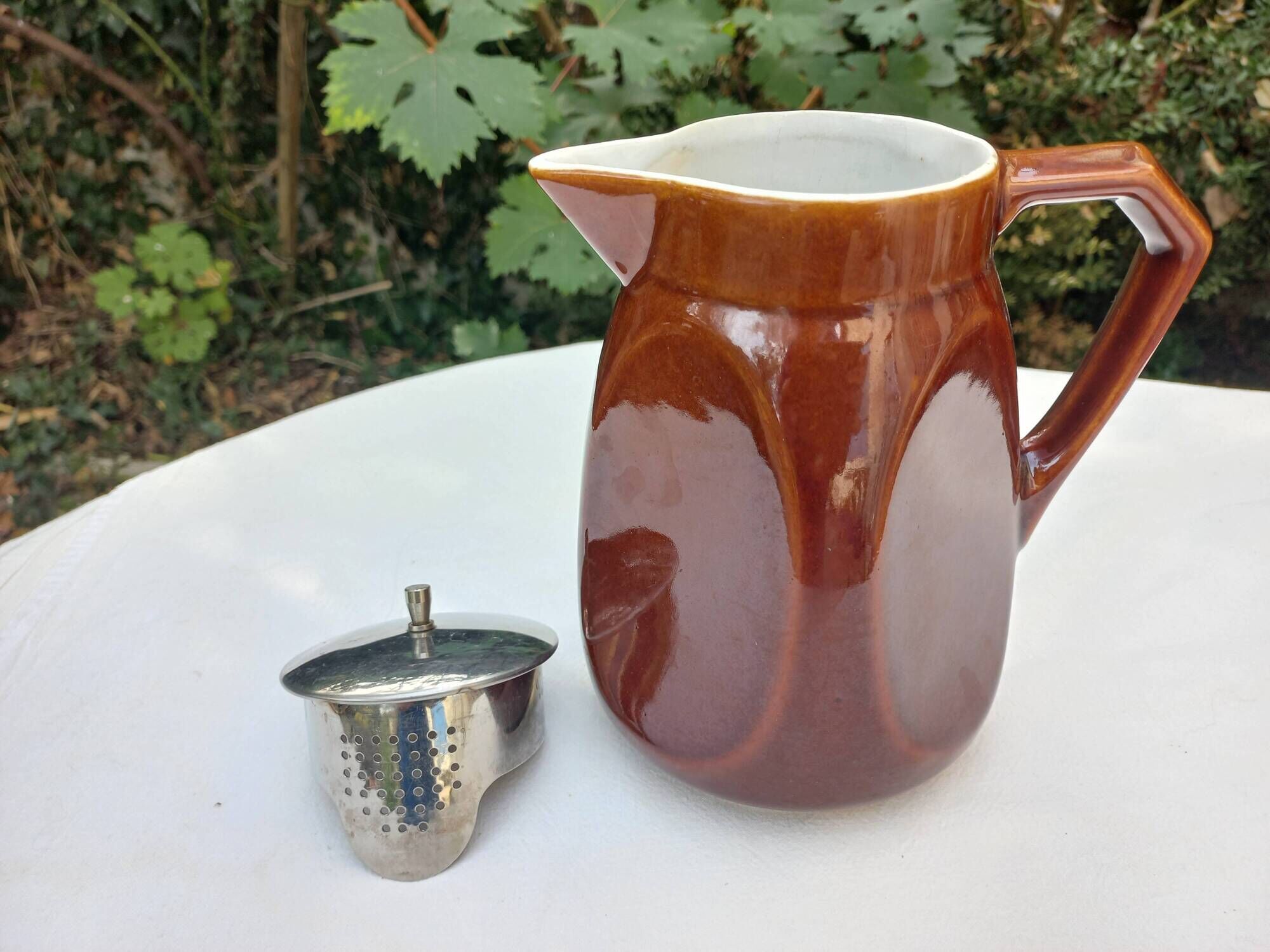 Ceramic coffee pot
