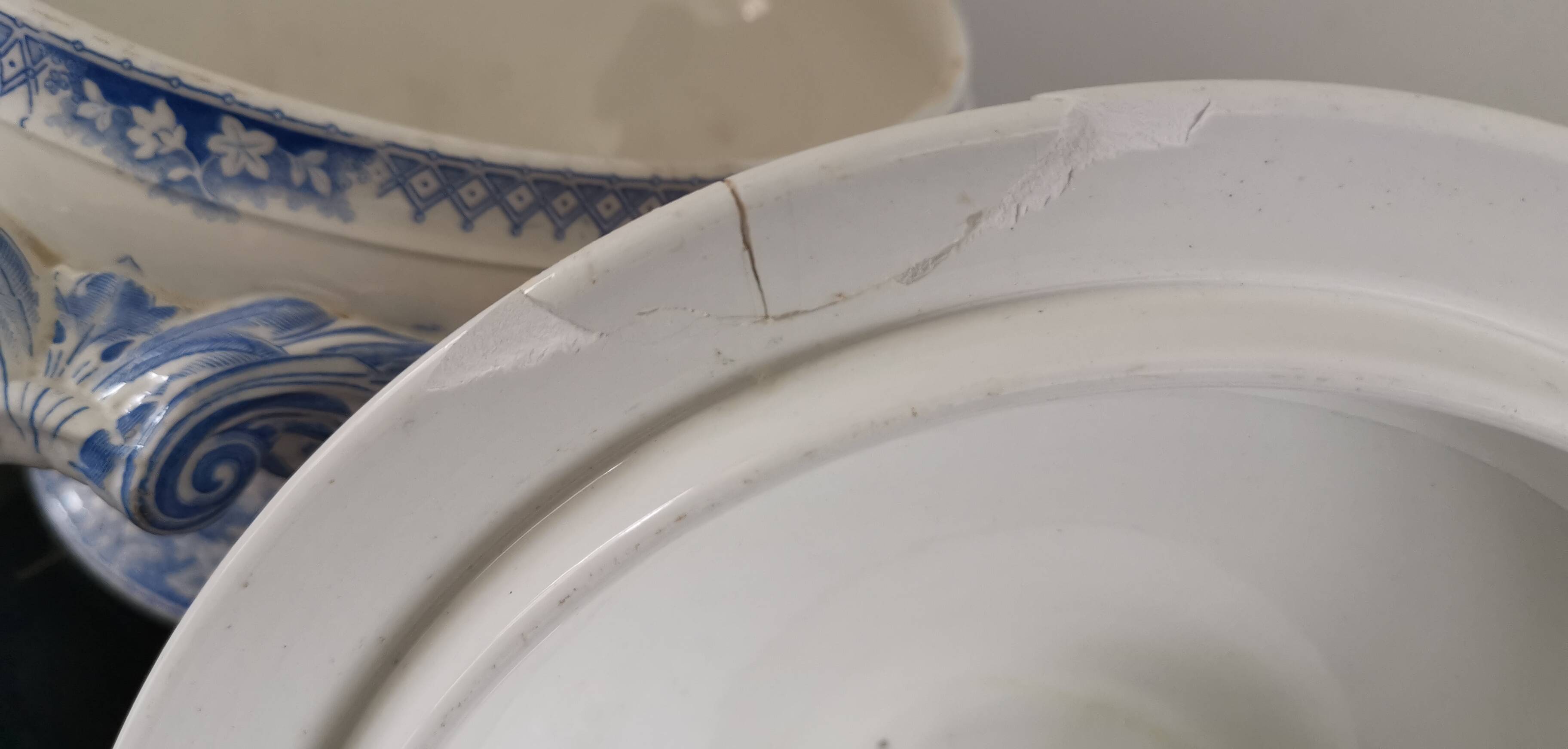 Sarreguemines U & C iron clay soup tureen "Jardinière" model