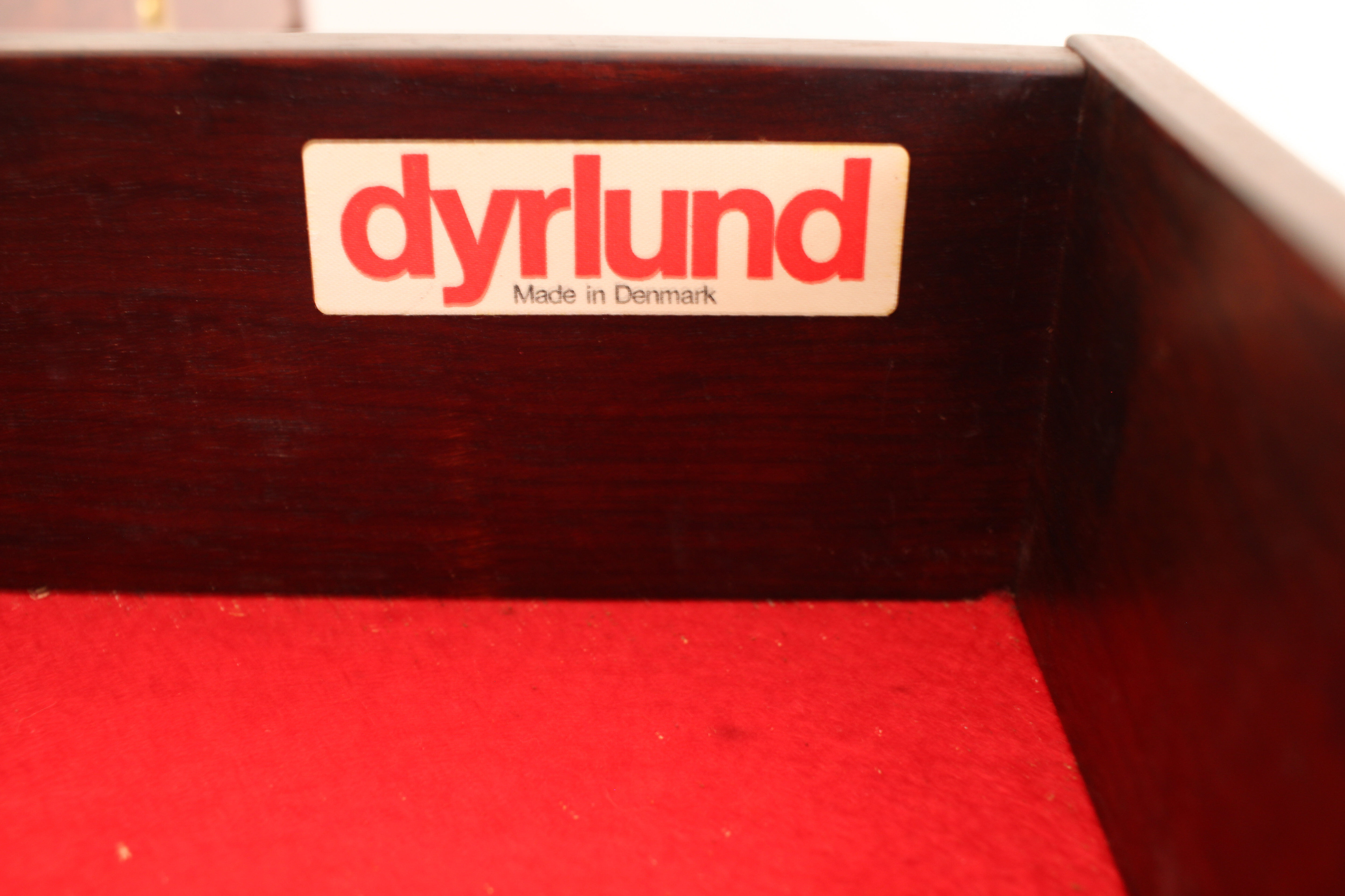 Un bar de capitaine Drylund 7712 vintage des années 50 en palissandre.
