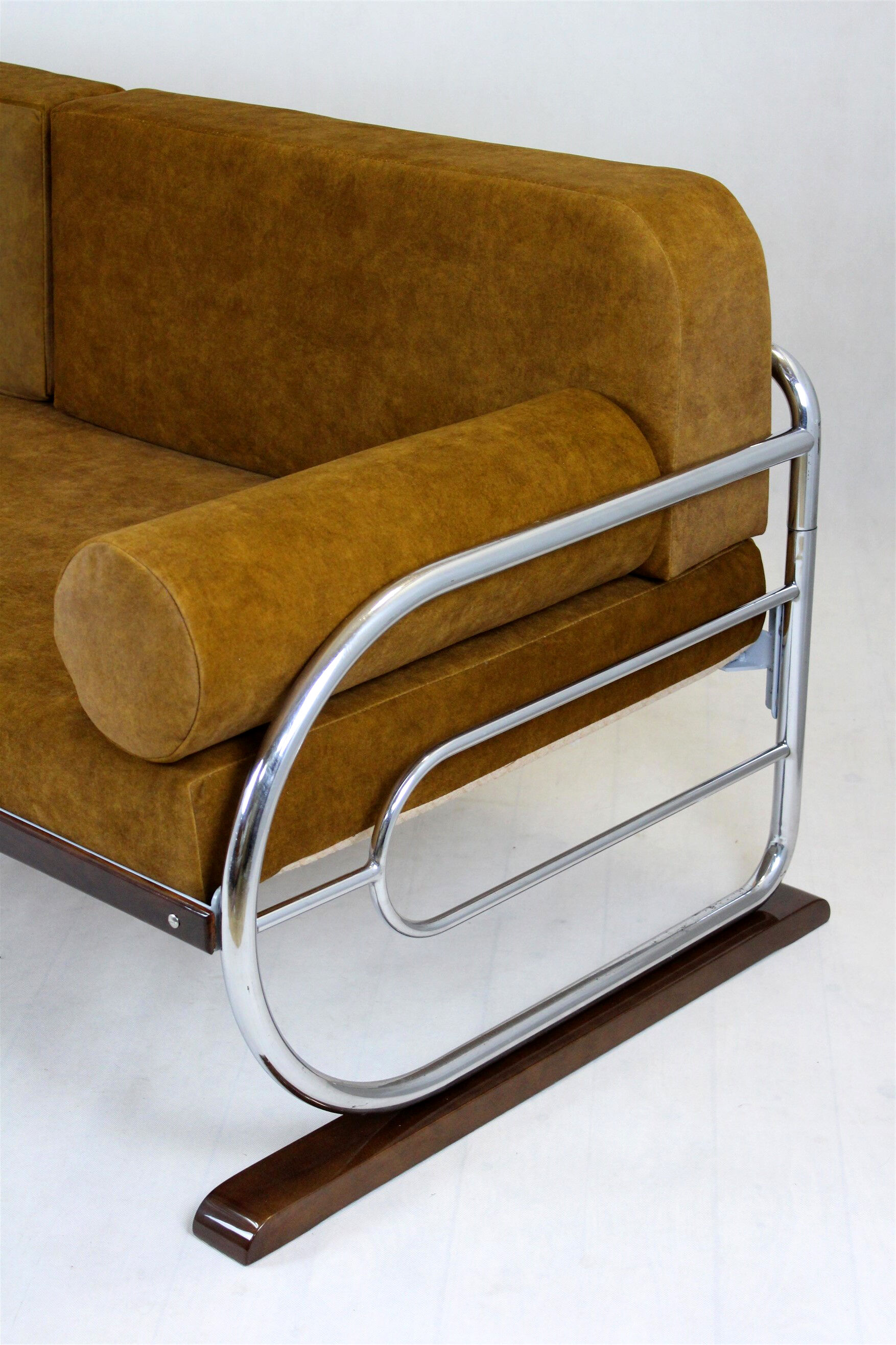 Bauhaus Tubular Chrome Steel Sofa from Hynek Gottwald, 1930s