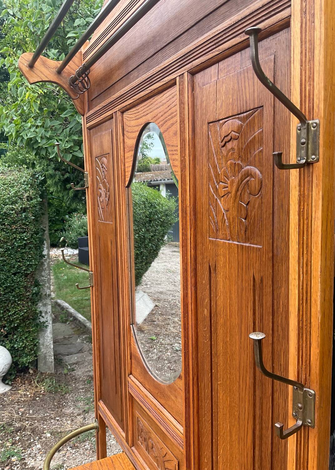 Art Deco oak cloakroom