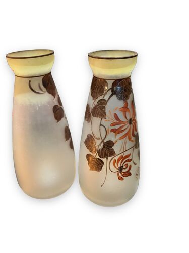Paire de vases en pâte de verre peinte signés joma