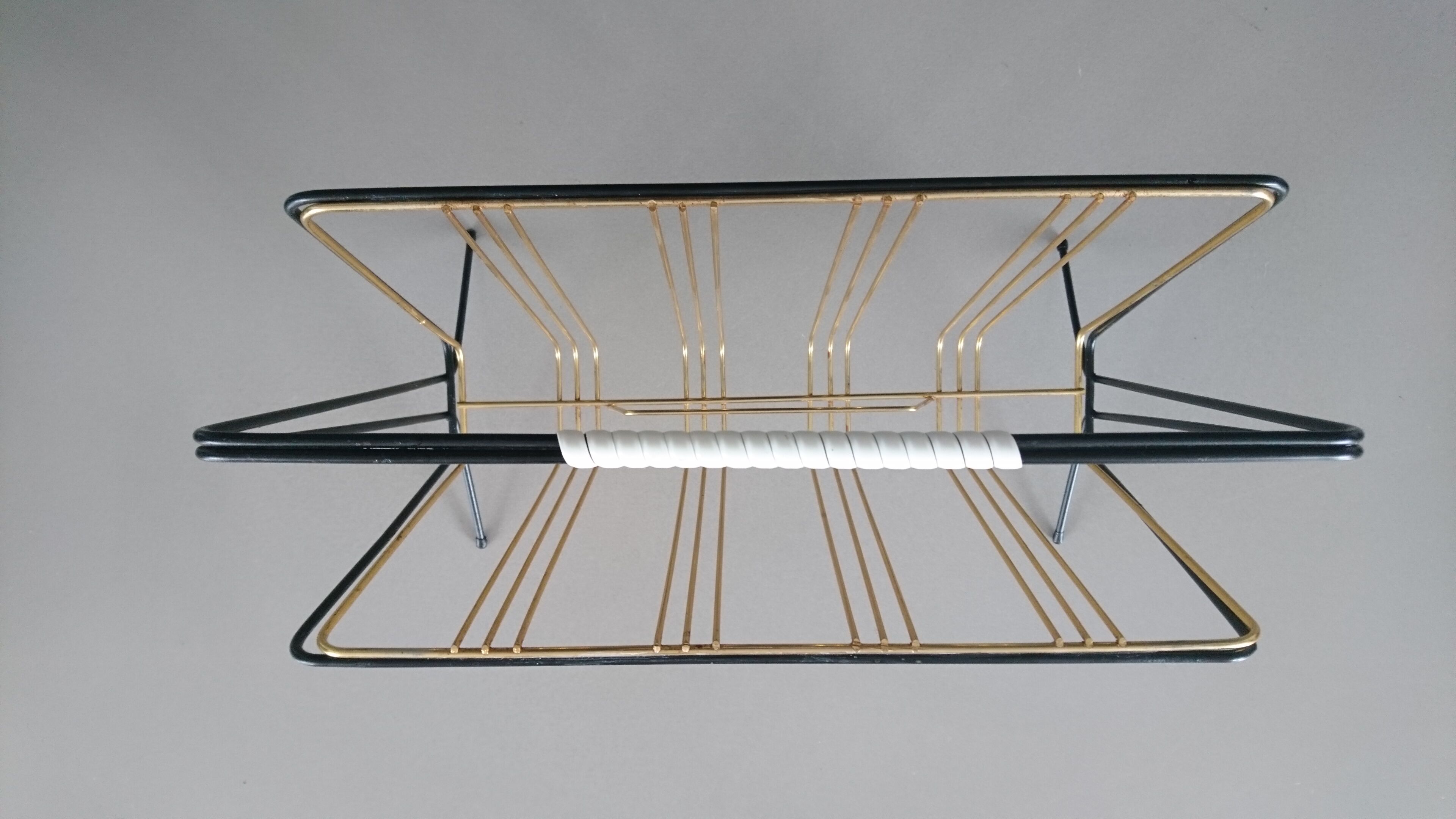 Review door metal black and gold