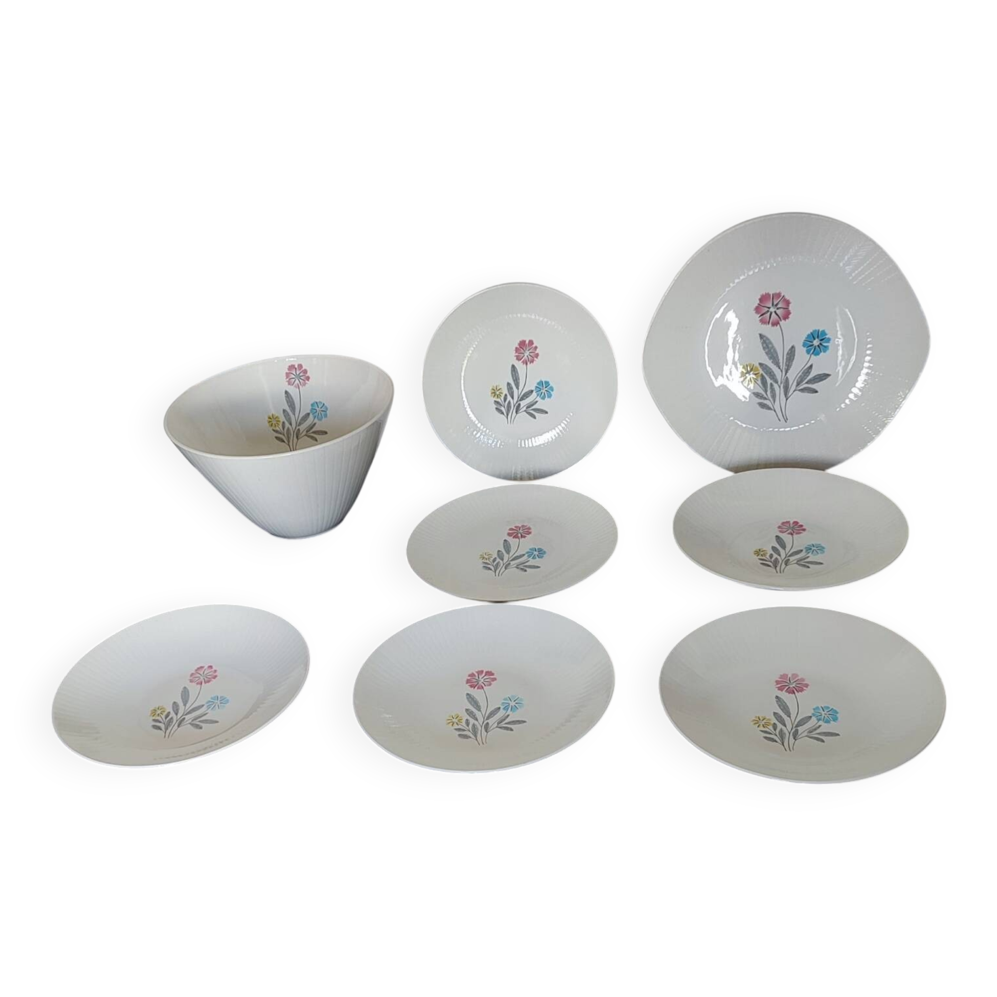 Lot of 8 Vintage Ceranord Saint-Amand Aster Tableware from the 1950s-60s.