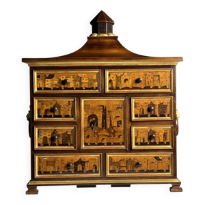 Cabinet d'art en marqueterie