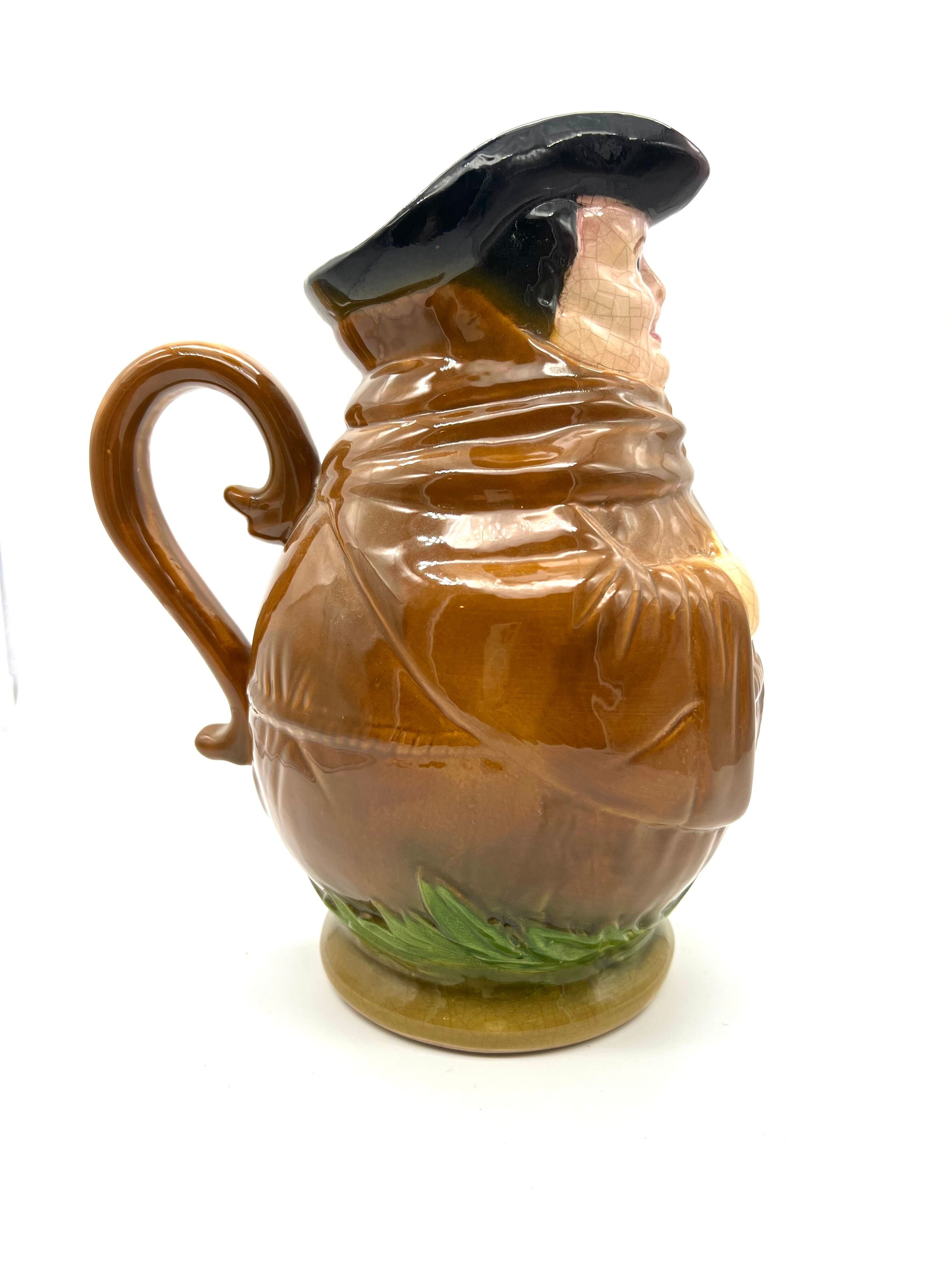 Monk-shaped slurry pitcher