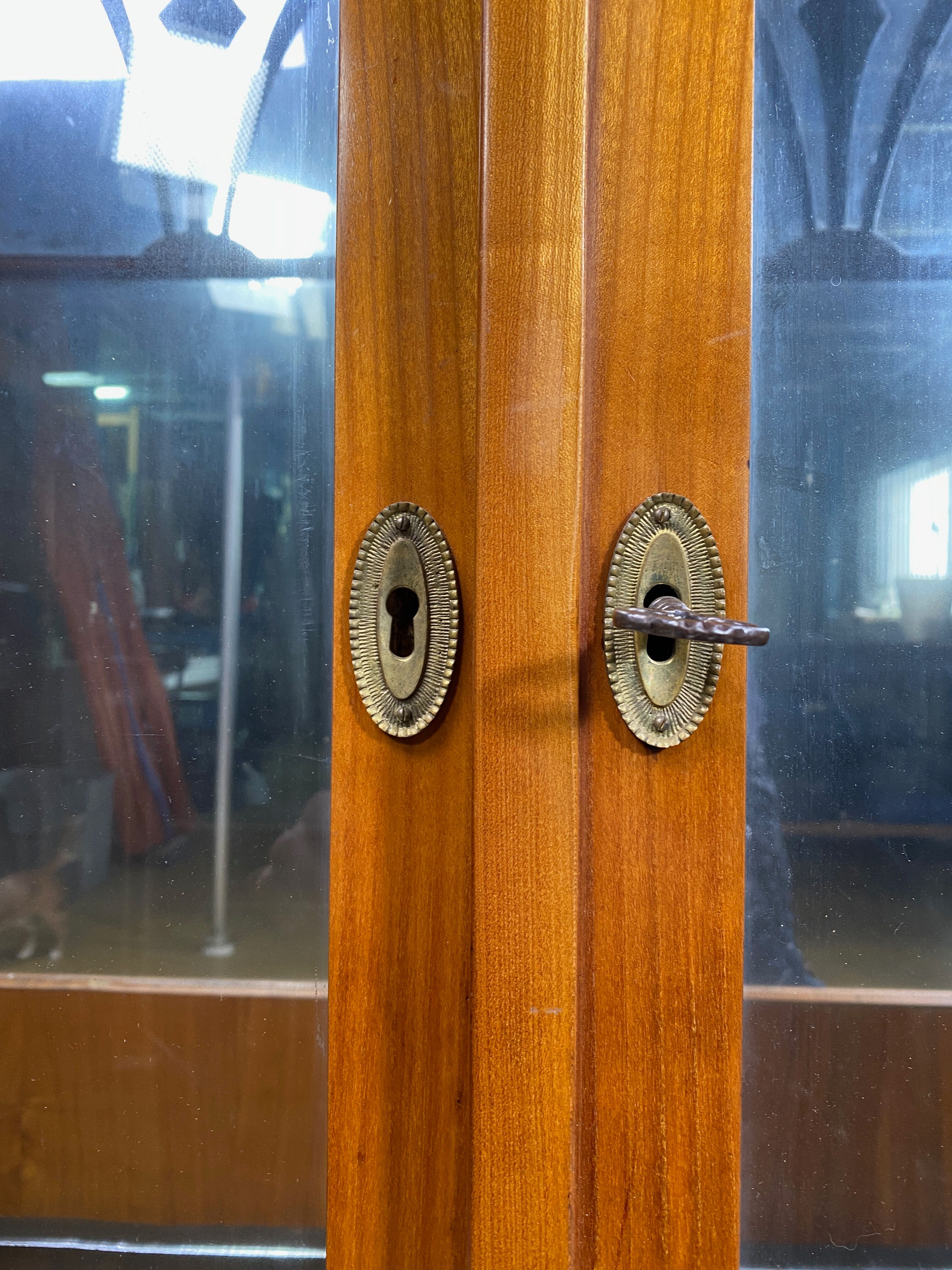 Biedermeier window in cherry veneer, Circa 1820 Austria