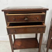 Pair of Louis XVI style bedside tables in mahogany and veneer, 20th century