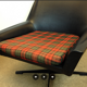 Paire de fauteuils en skai noir 1960
