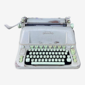 Olivetti Typewriter - Lettera 32 | Selency