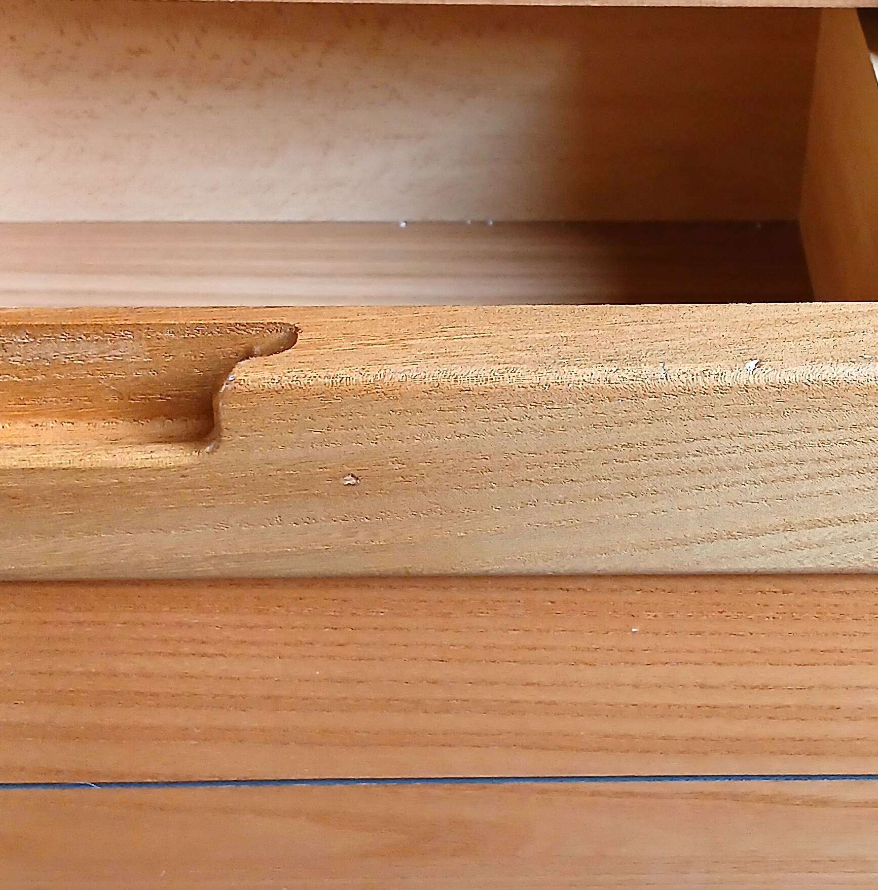 Brutalist bedside table in elm & laminate simat (doubinski brothers). 80's