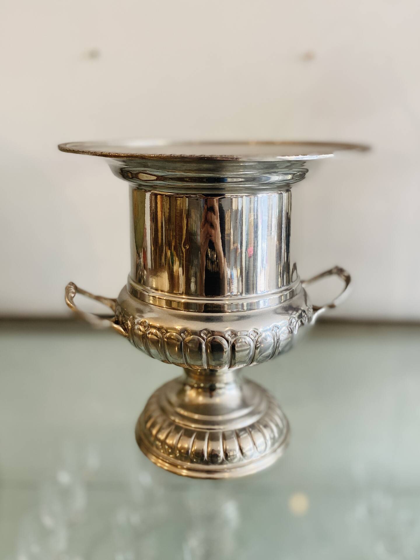 Silver-plated metal champagne bucket ice bucket