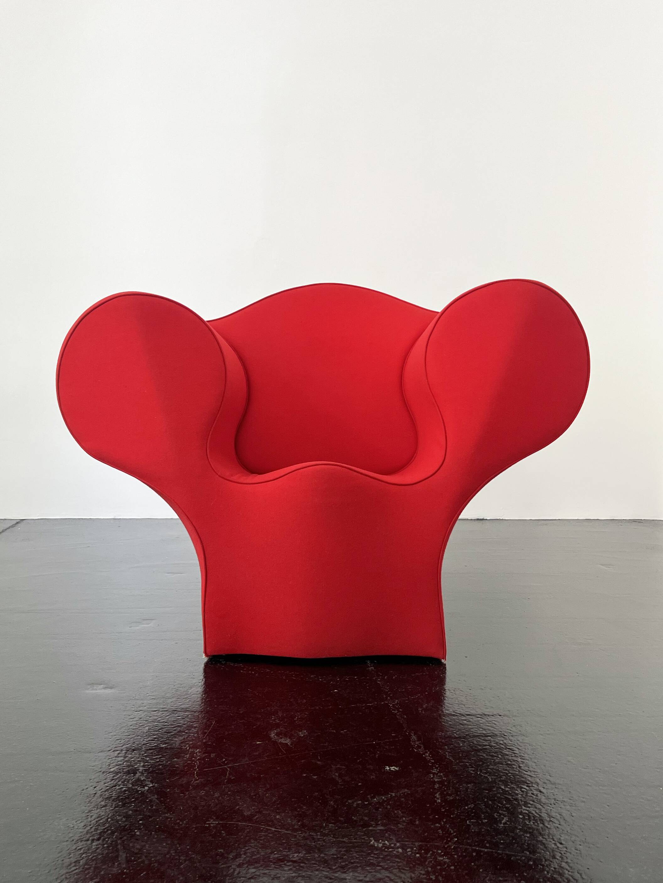 "Soft Big Easy" lounge chair by Ron Arad / Moroso