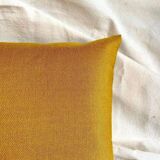 Coussin en piqué de coton jaune 40 cm