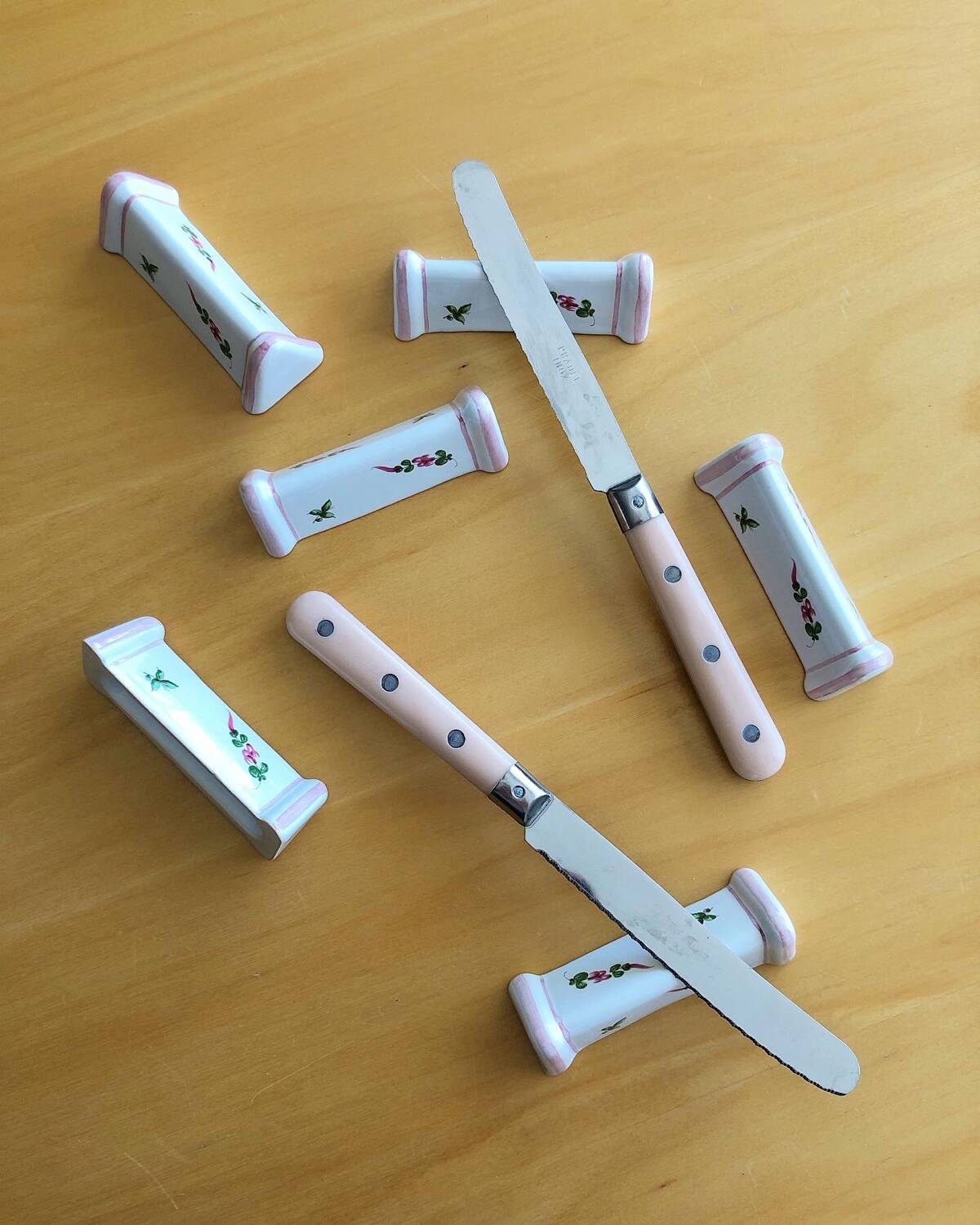 6 vintage knife holders