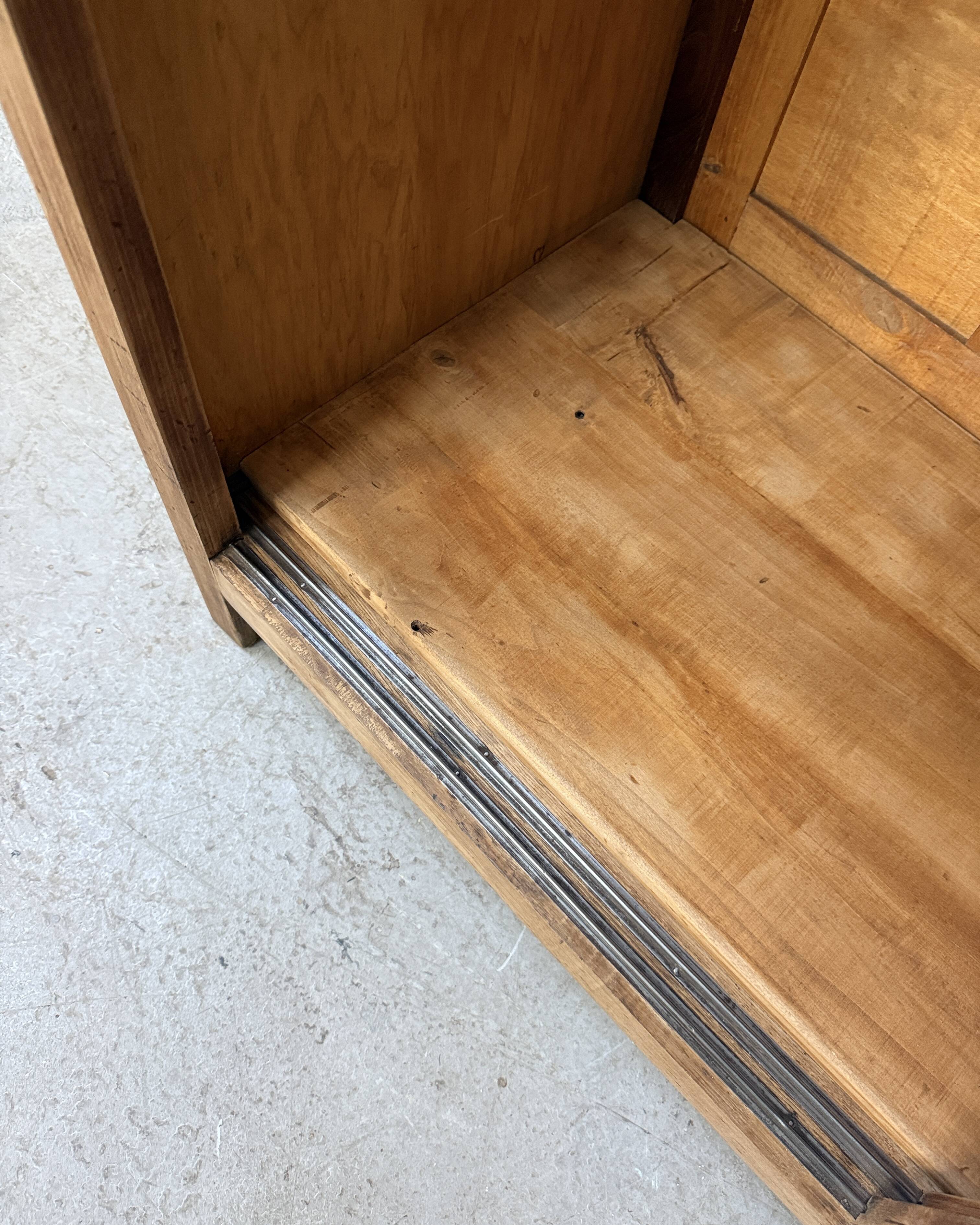 Parisian wardrobe with sliding doors and hanging space (renovated)