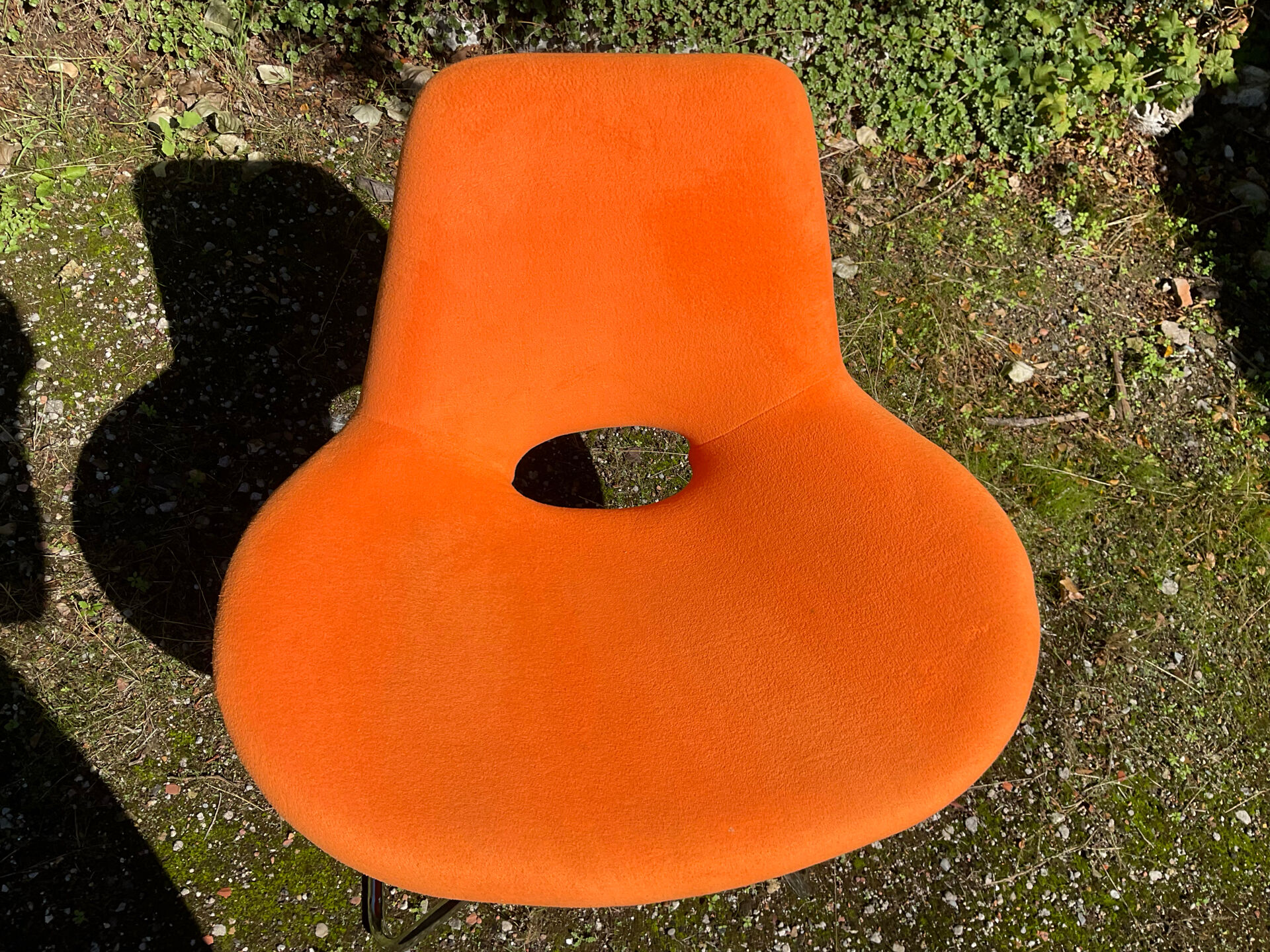 Fauteuil vintage orange et pied chromé