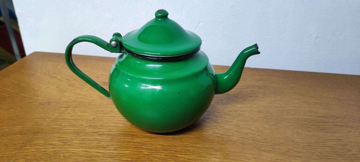 Enamel teapot