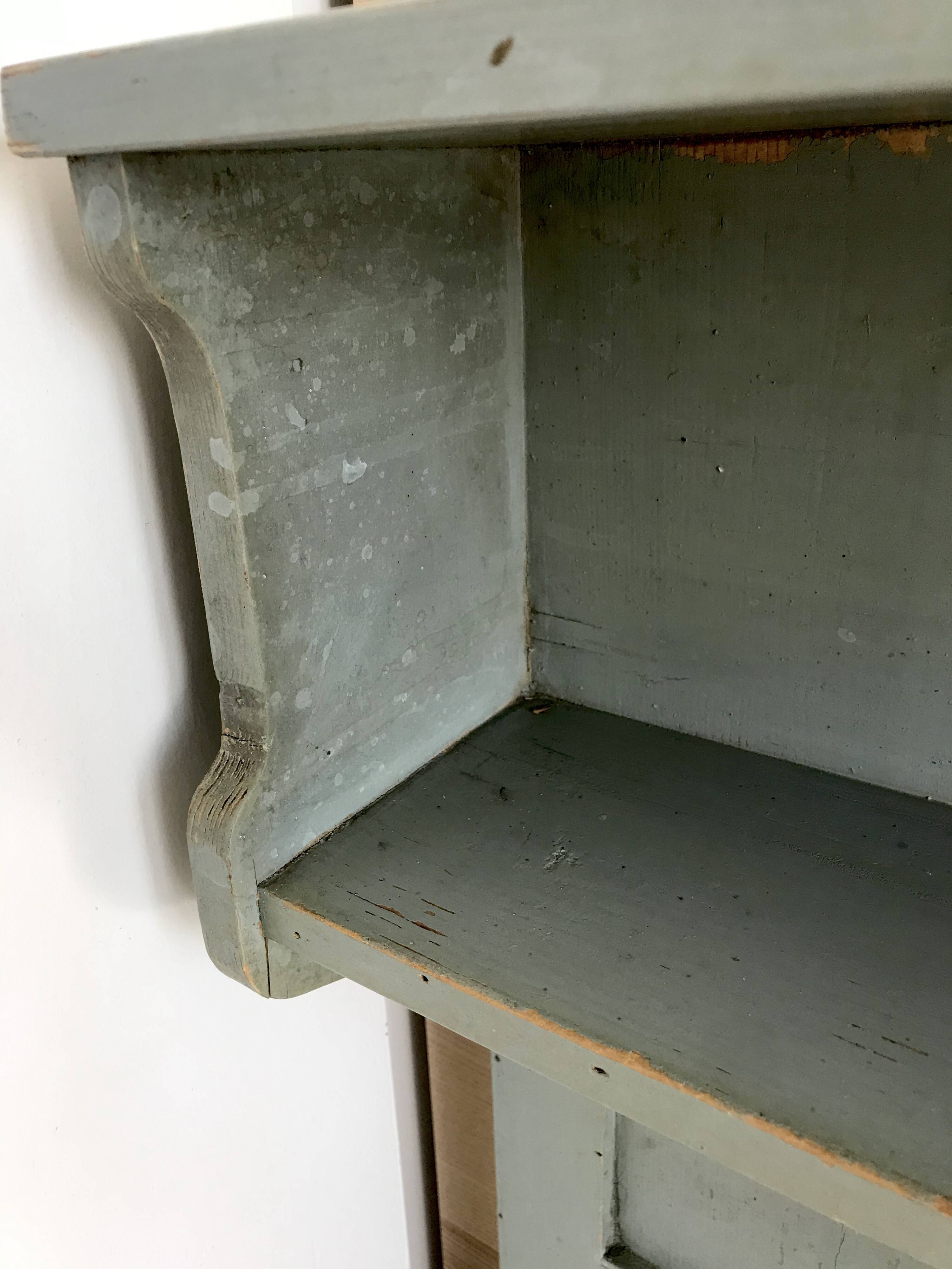 Patinated wooden kitchen end