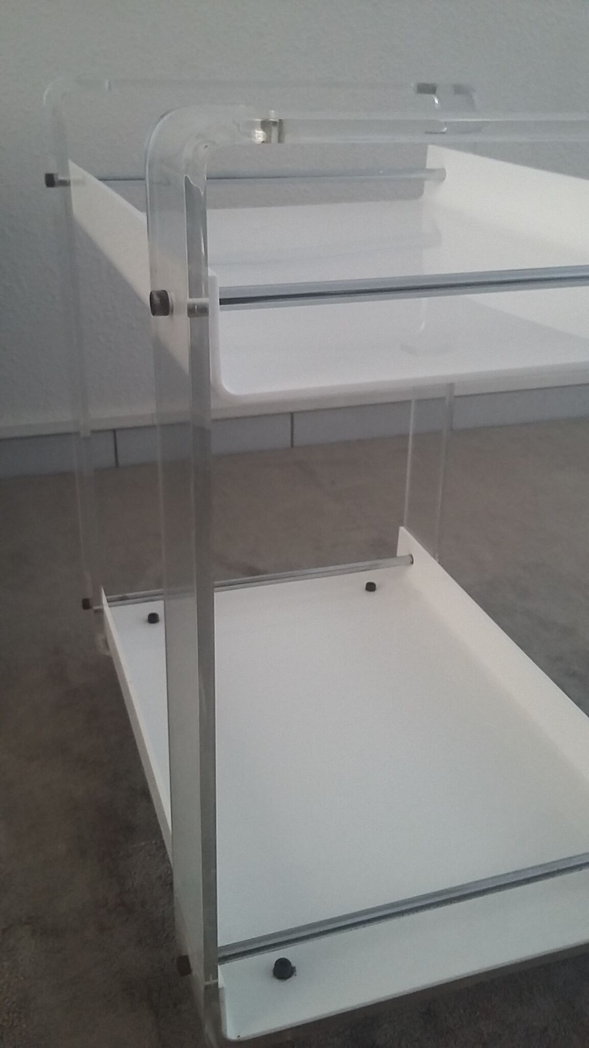 Desserte space age 1970 méthacrylate et perspex