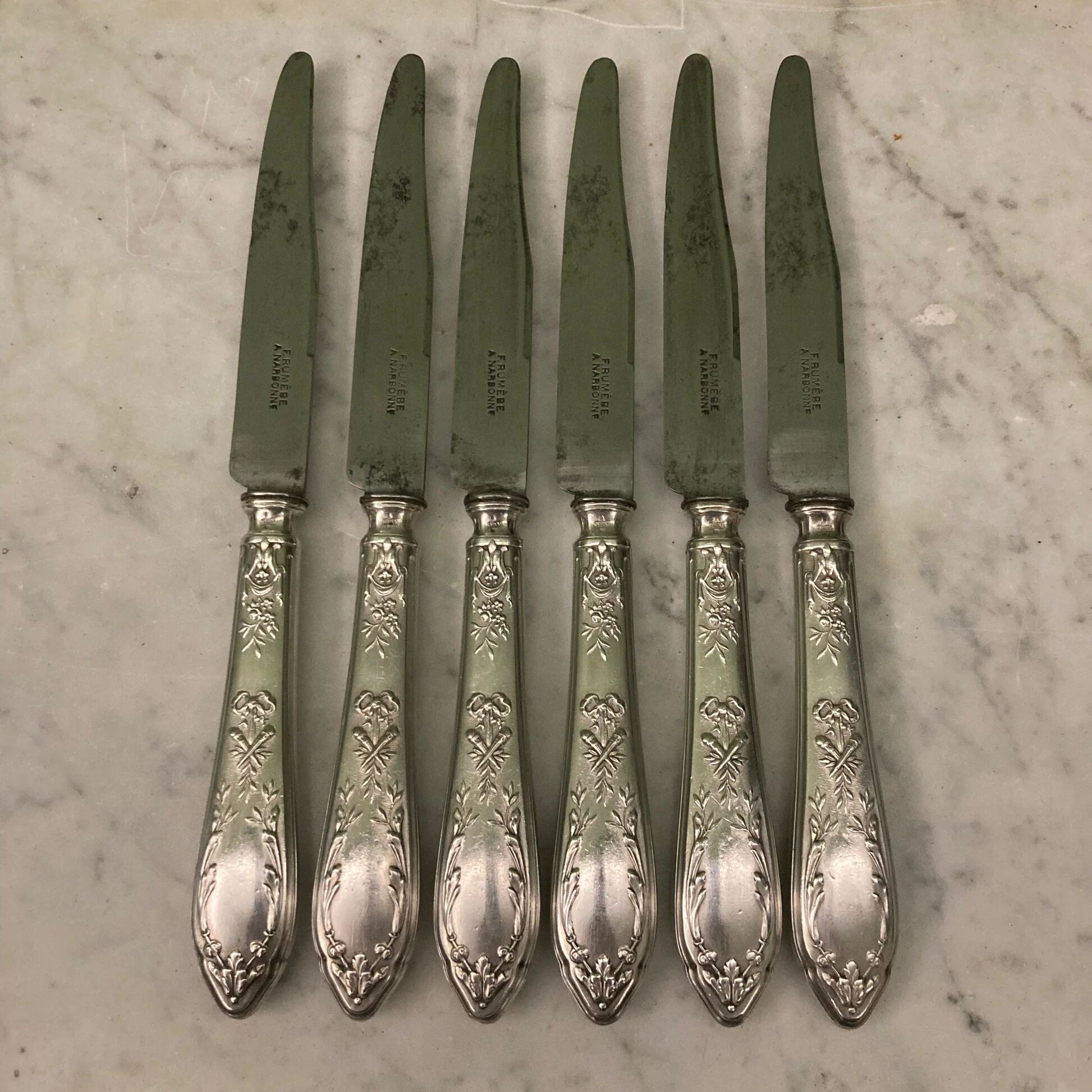 6 silver-plated dessert knives by SFAM and Rumèbe in the Louis XVI style from Narbonne.