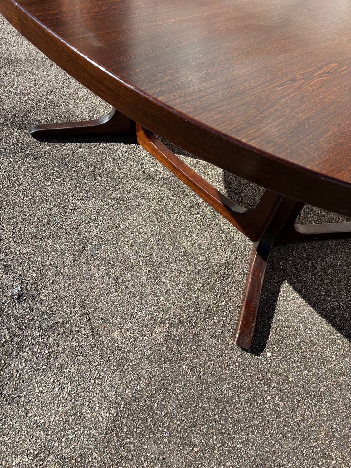 Table and 6 chairs set by Baumann