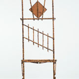 Porte-manteau ancien français en bambou, avec miroir et porte-parapluie.