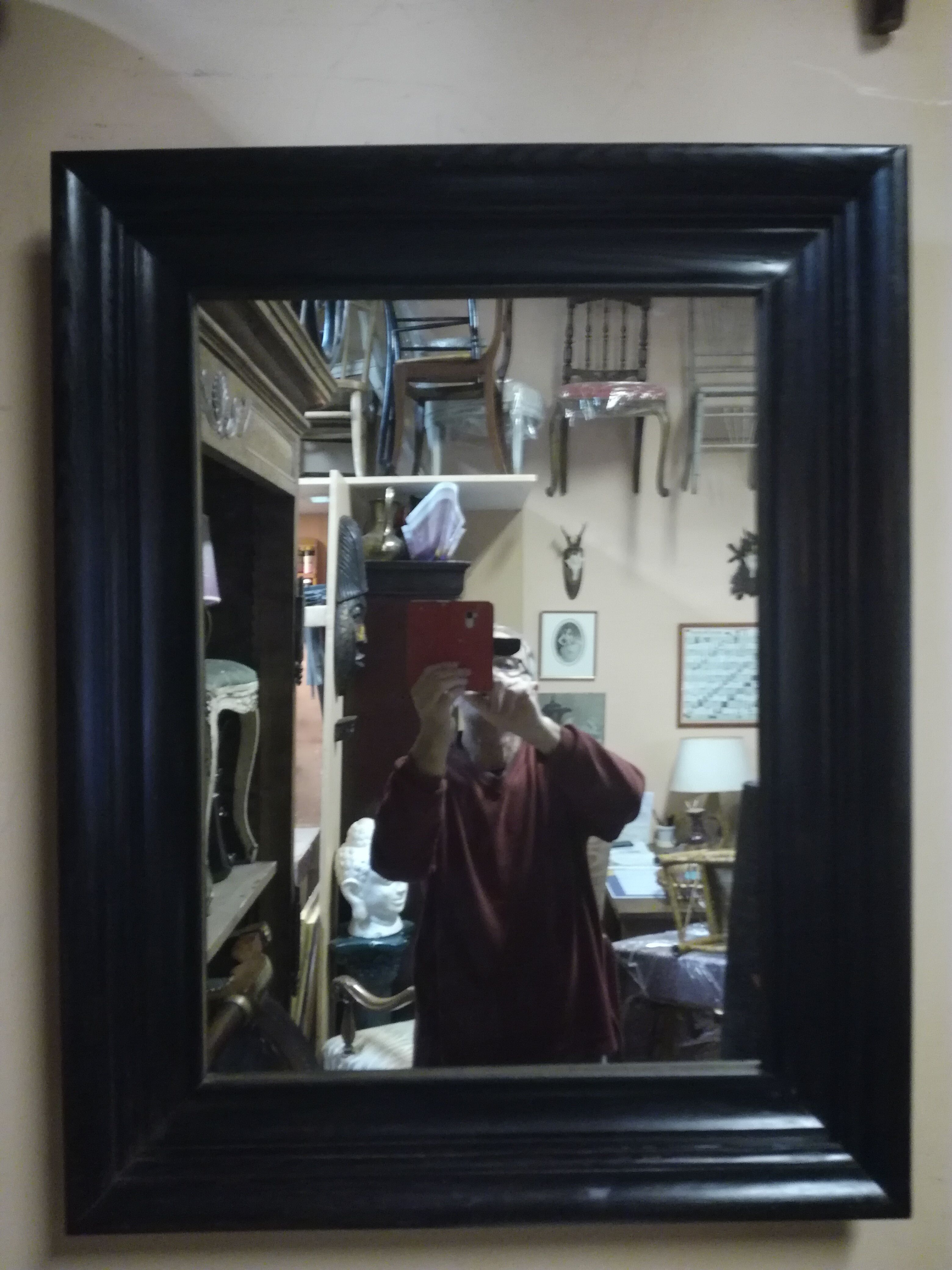 Mirror black wood color