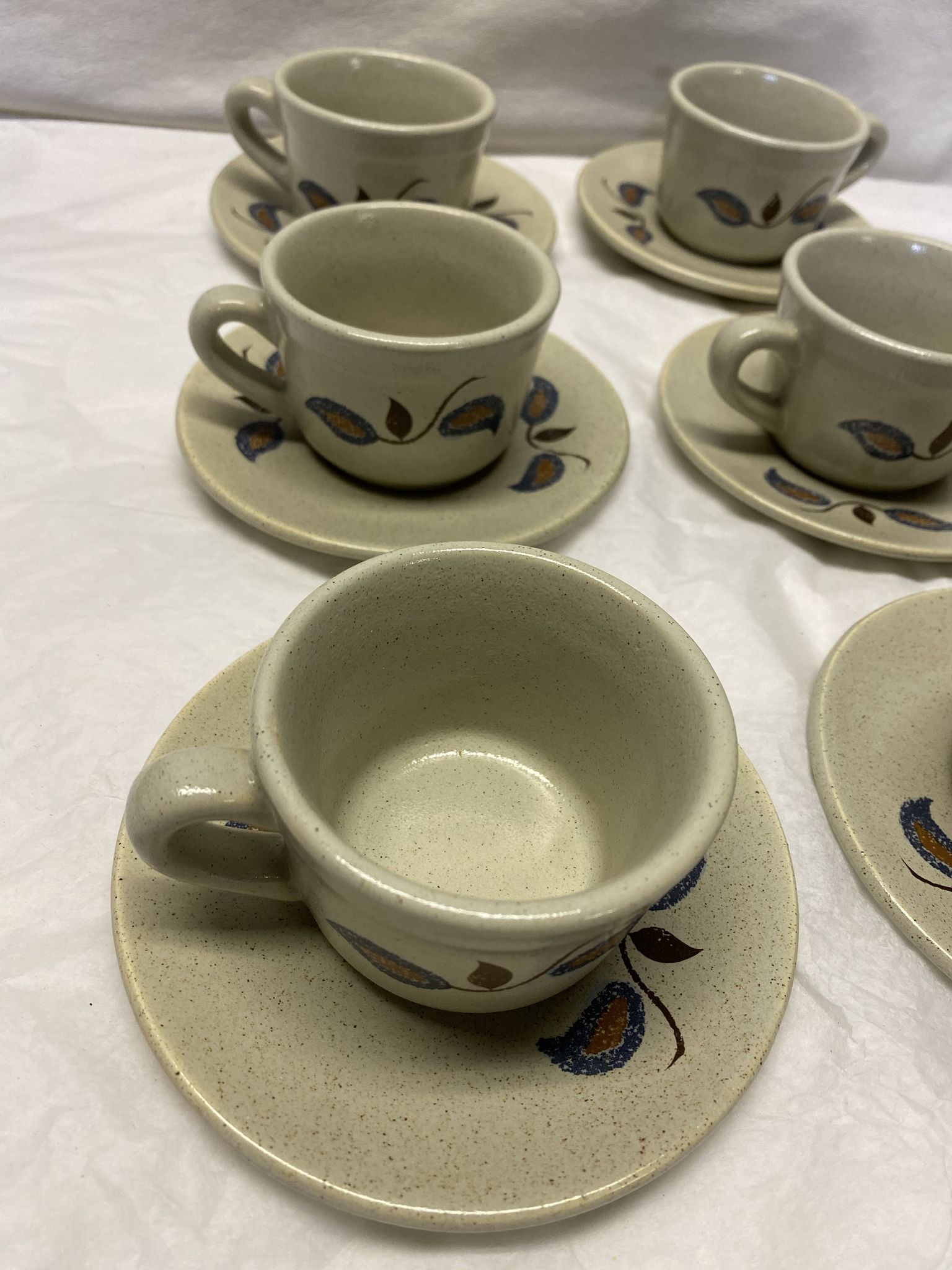 Ensemble de 6 tasses en grès vintage Saint Amand