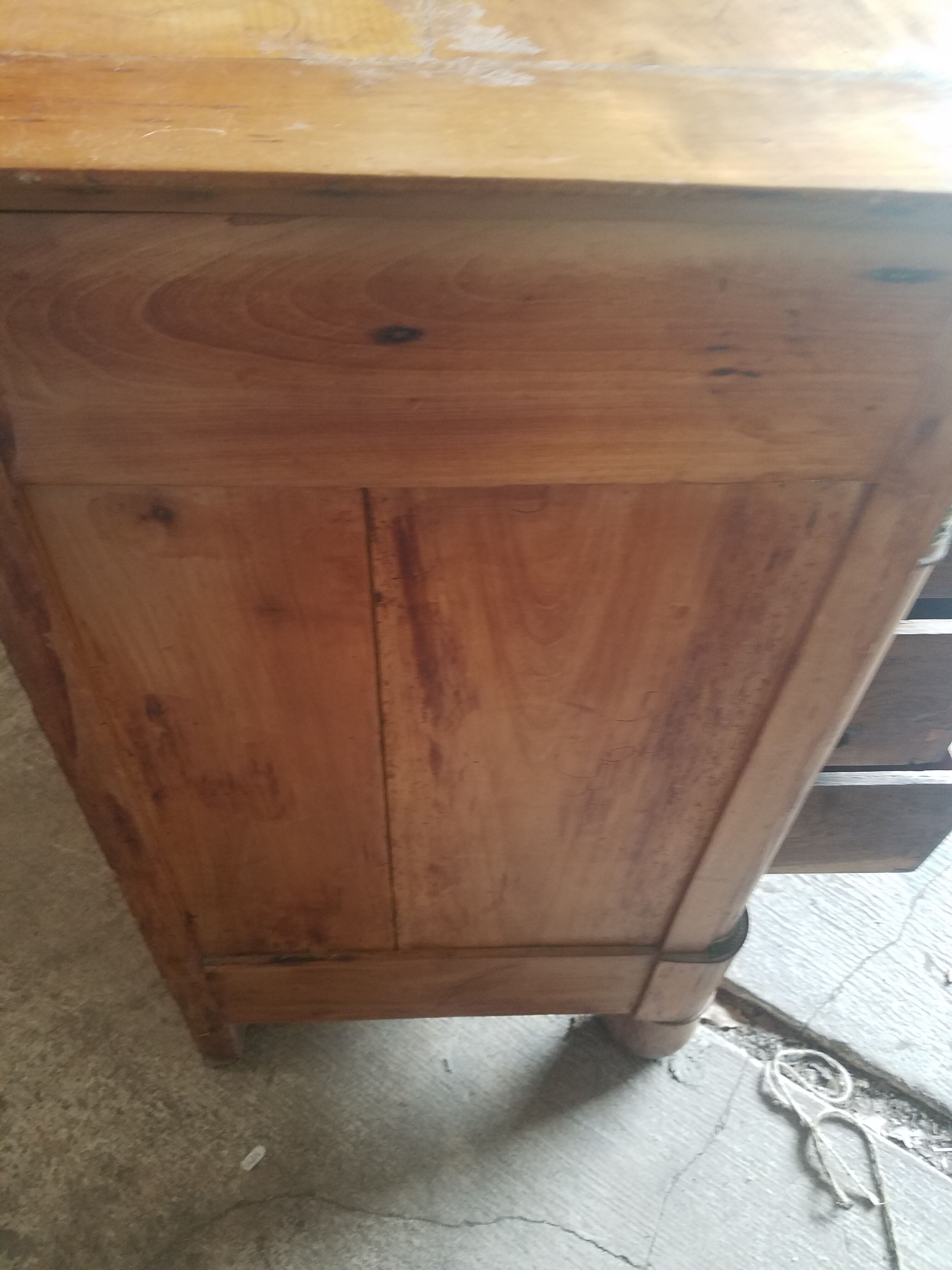 Ancienne commode 4 tiroirs