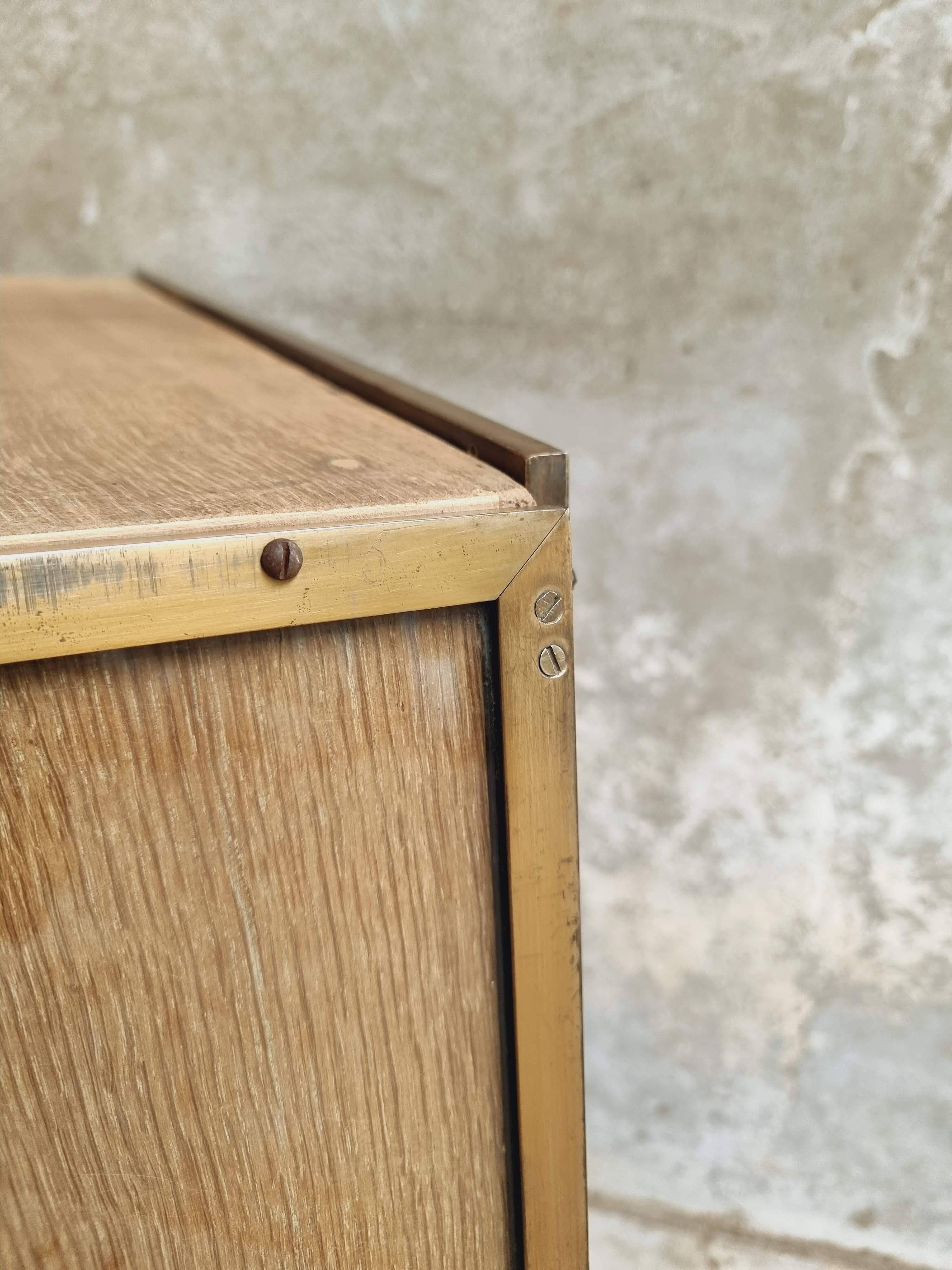 Side table in oak