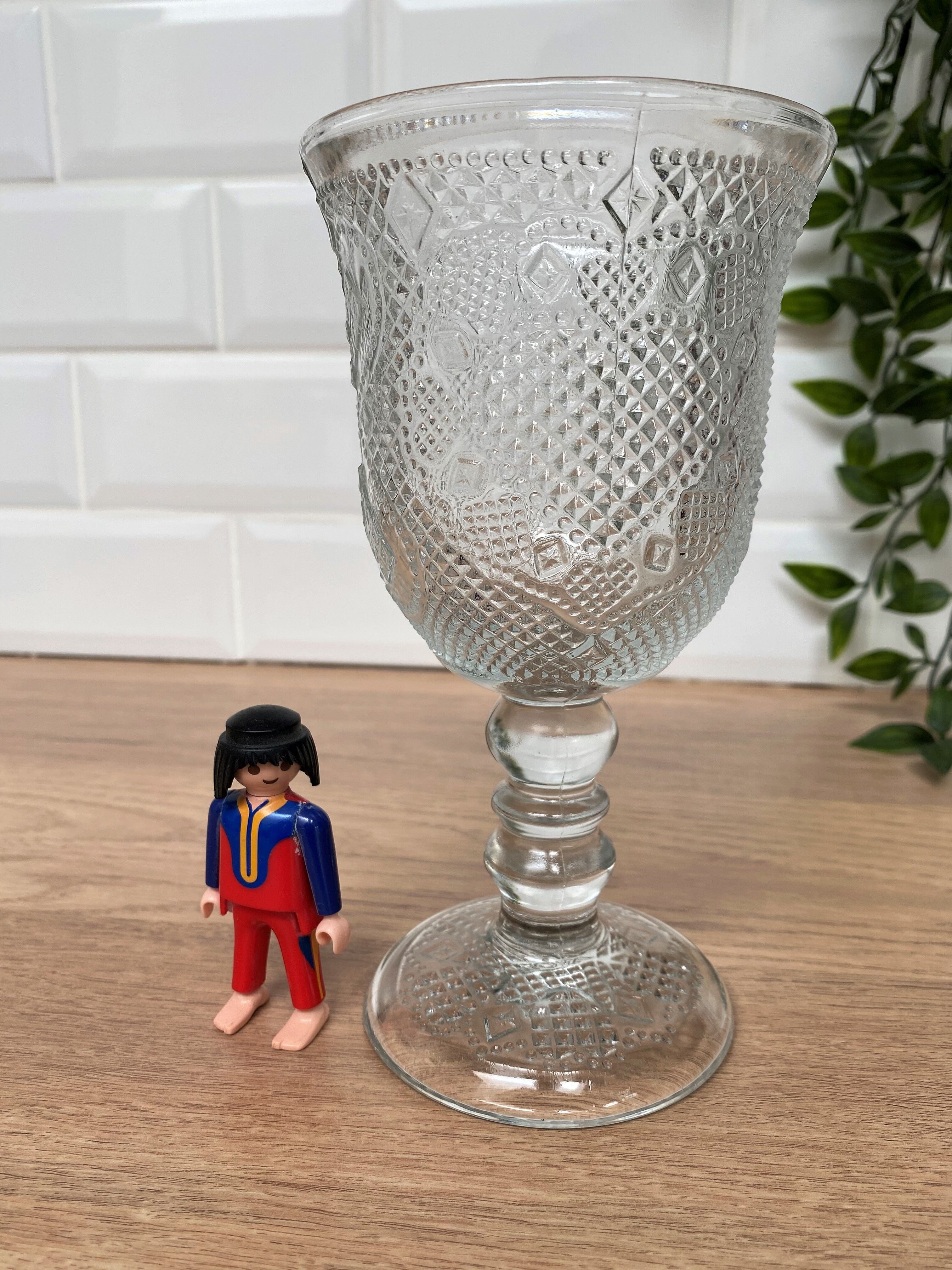 Moulded glass calice