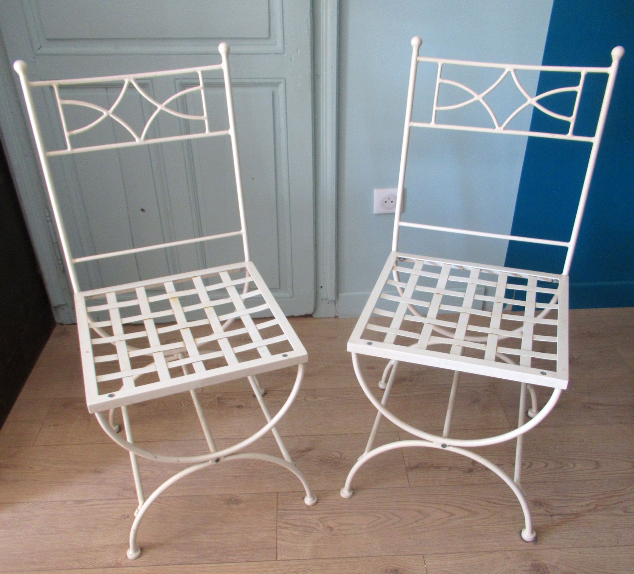 Set of garden seats, made of iron