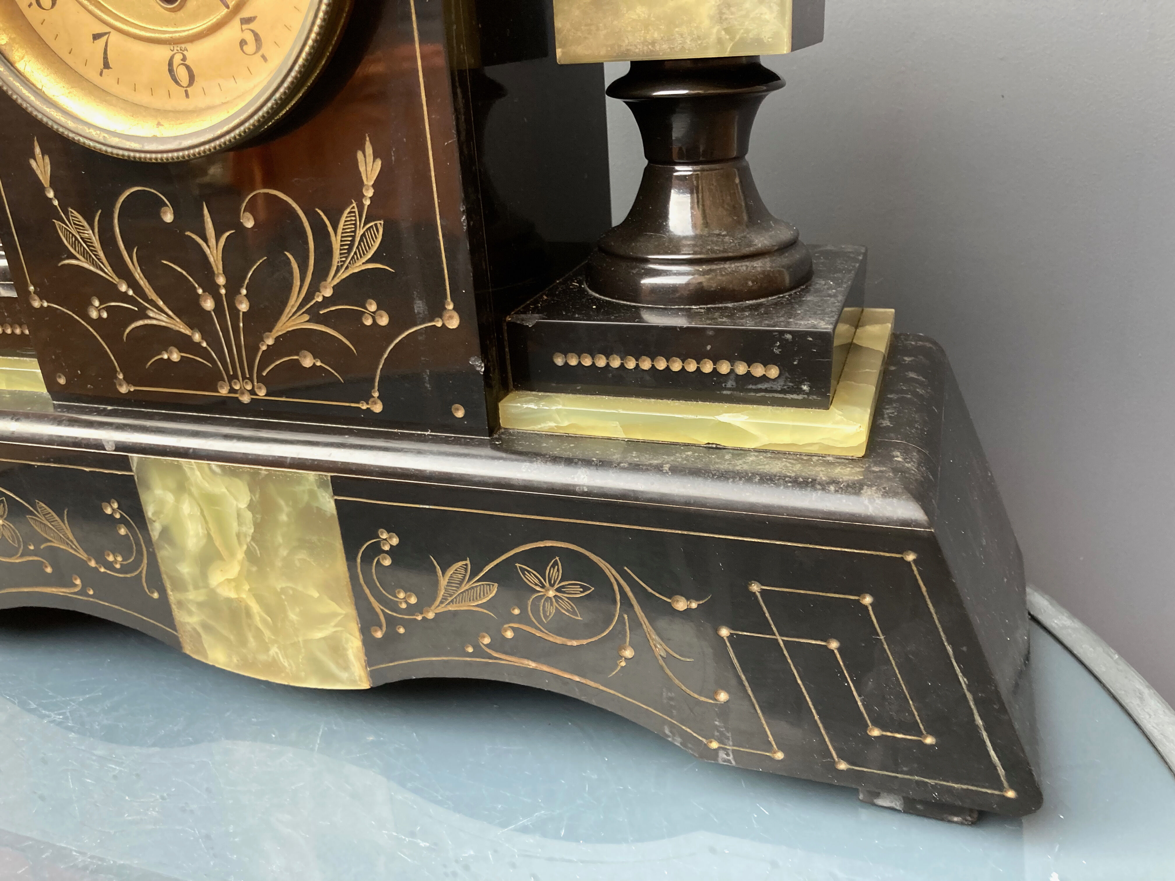 Horloge de cheminée de style empire