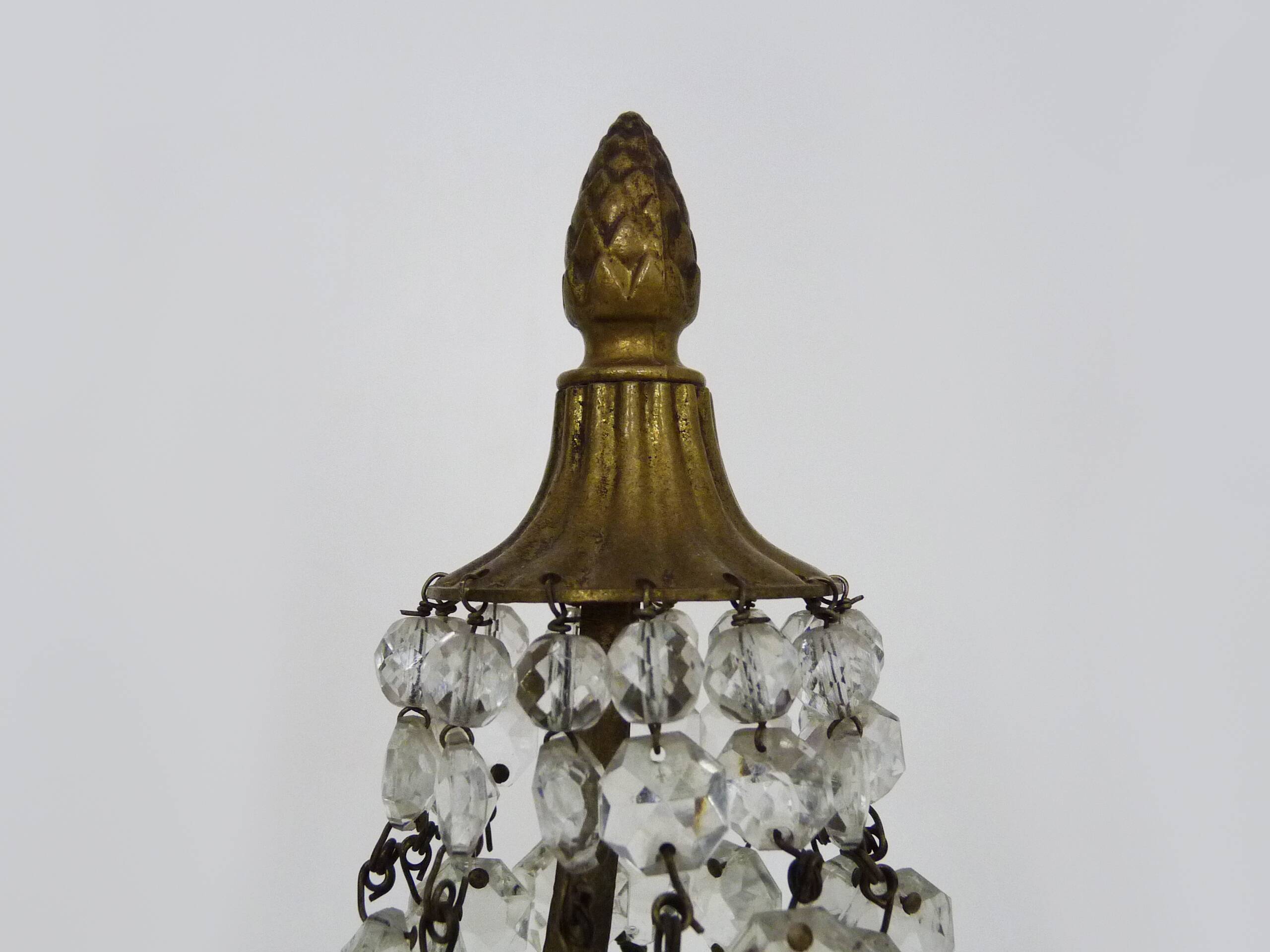 Pair of balloon lamps with pendants in Louis XVI Directoire style. 50