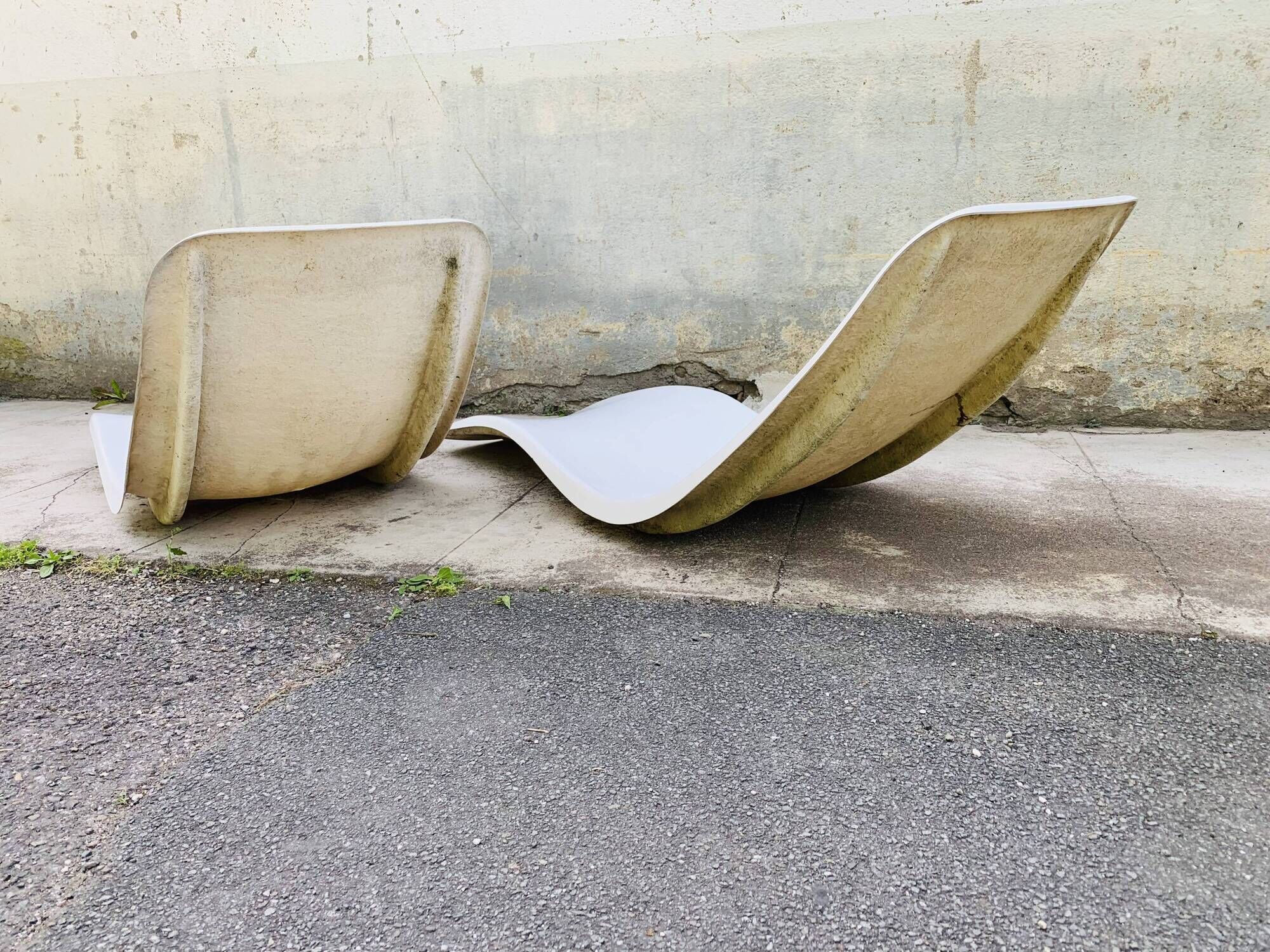 Pair of Eurolax R1 sunbeds by Charles Zublena