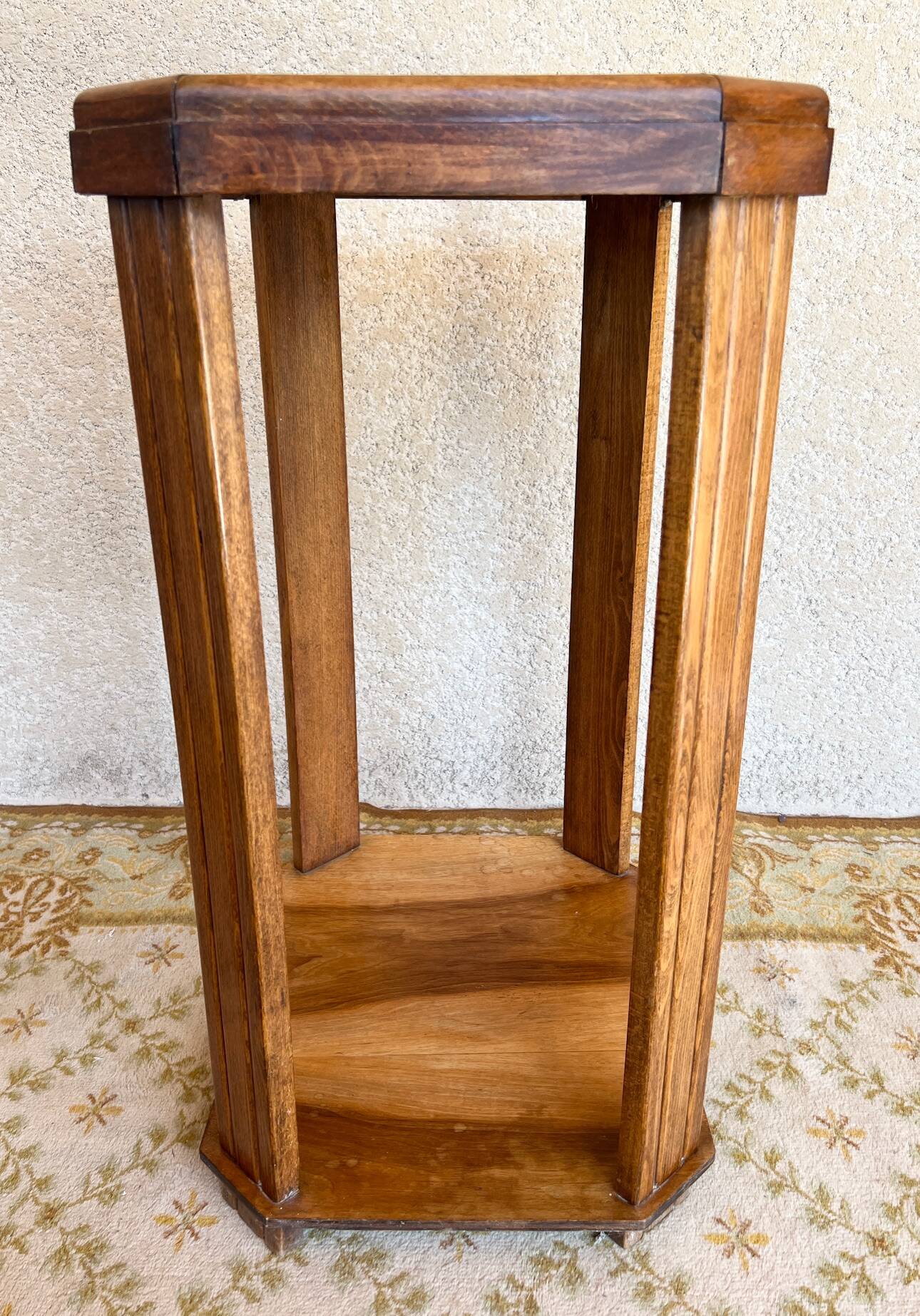 Art Deco side table or serving table in walnut, pedestal table.