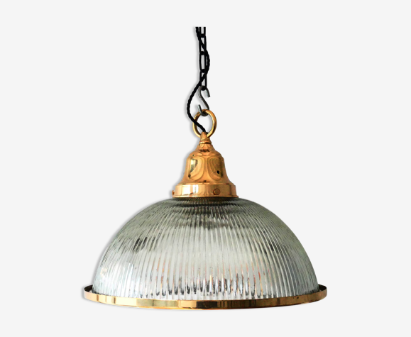 Suspension « coupole » en verre strié cerclée de laiton