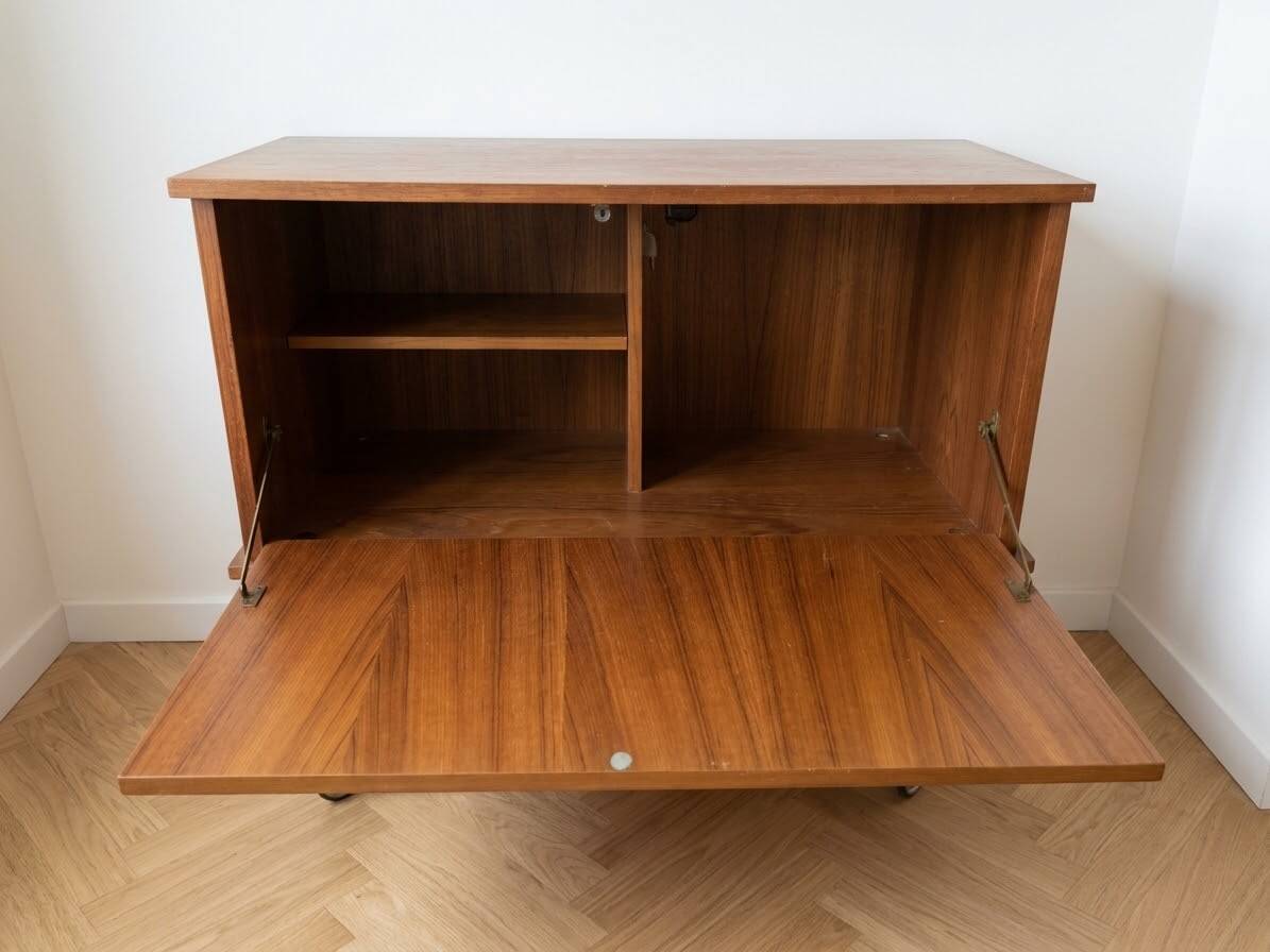 Meuble bar scandinave vintage en teck