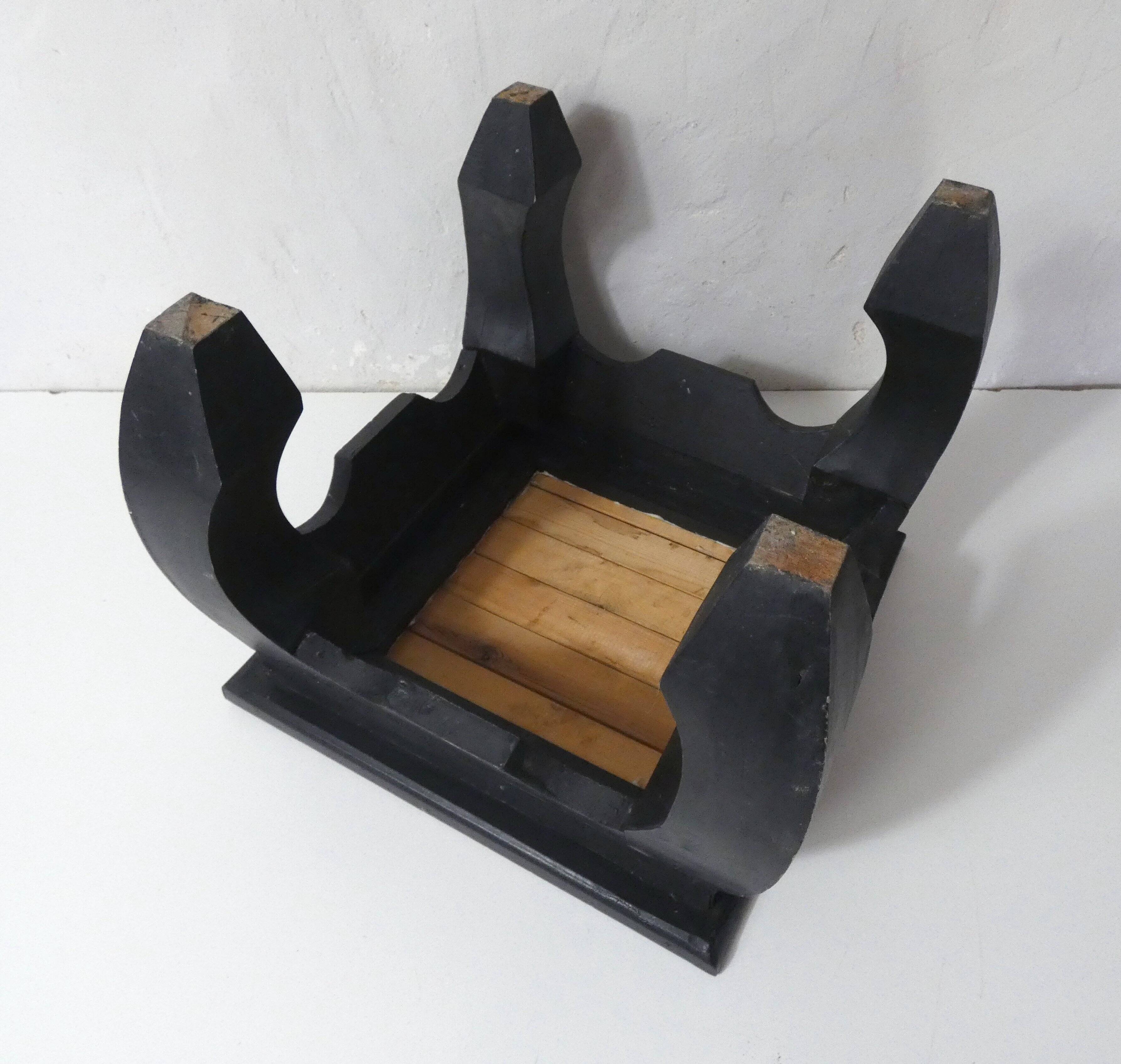 petite table d'appoint porte plante en bois massif