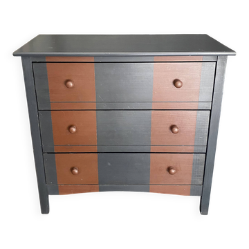 Small two-tone painted chest of drawers