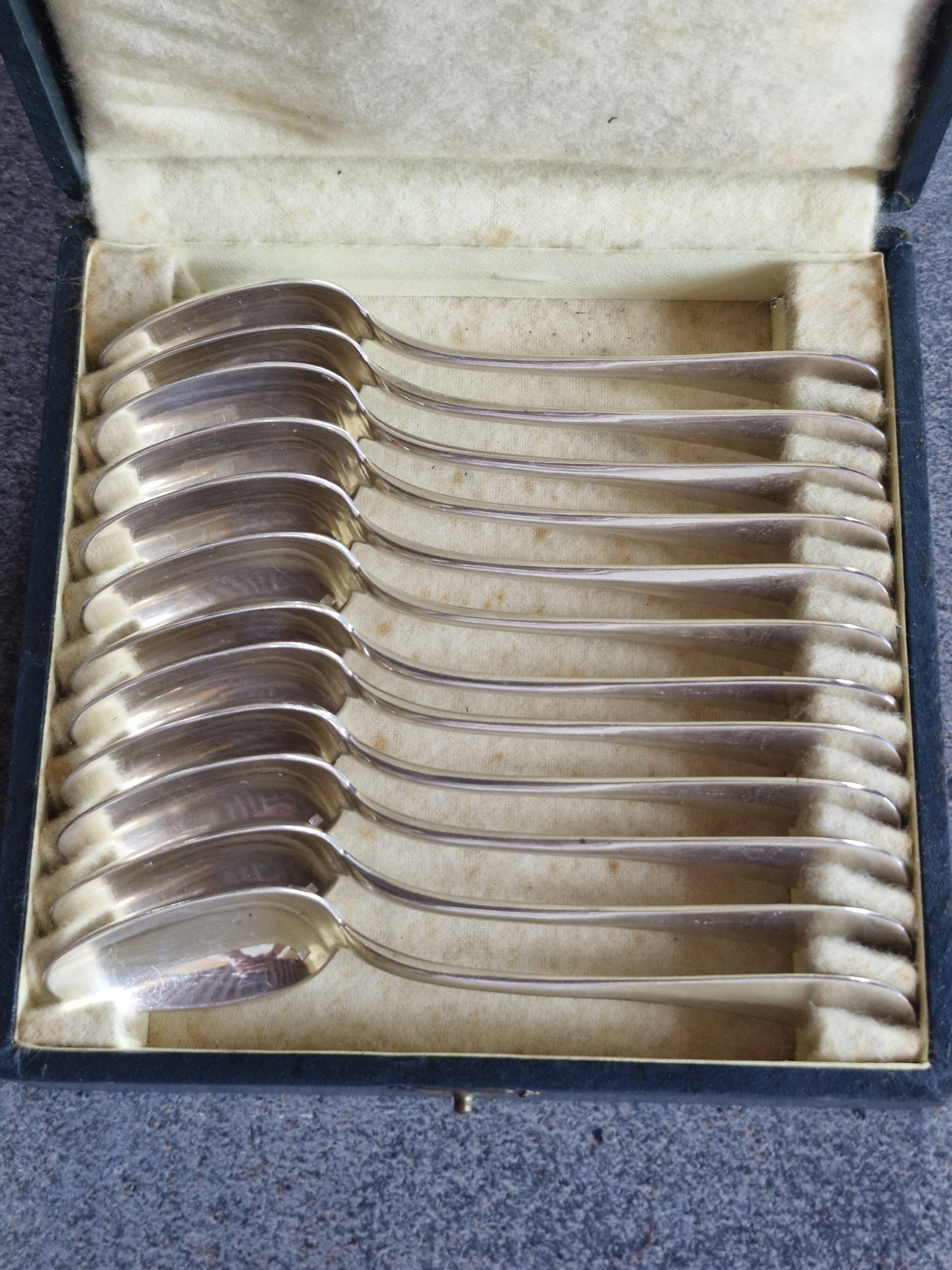 12 cuillères à café