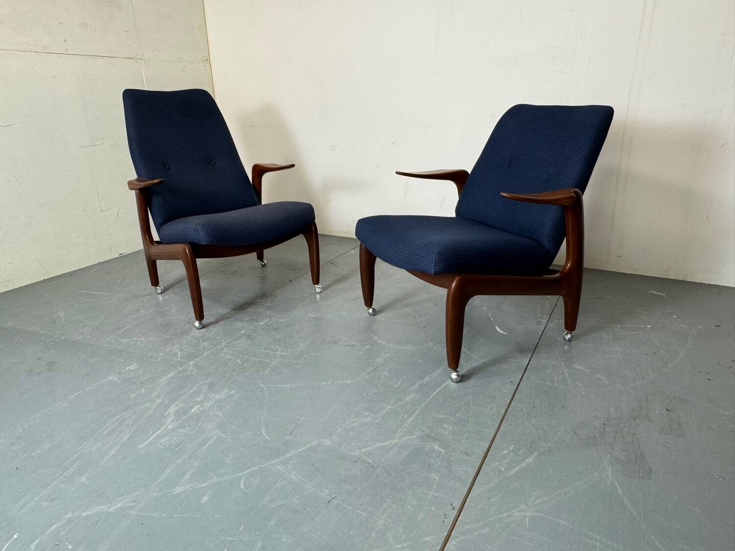 Ensemble de 2 chaises longues en teck de style moderniste danois du milieu du siècle, années 1960