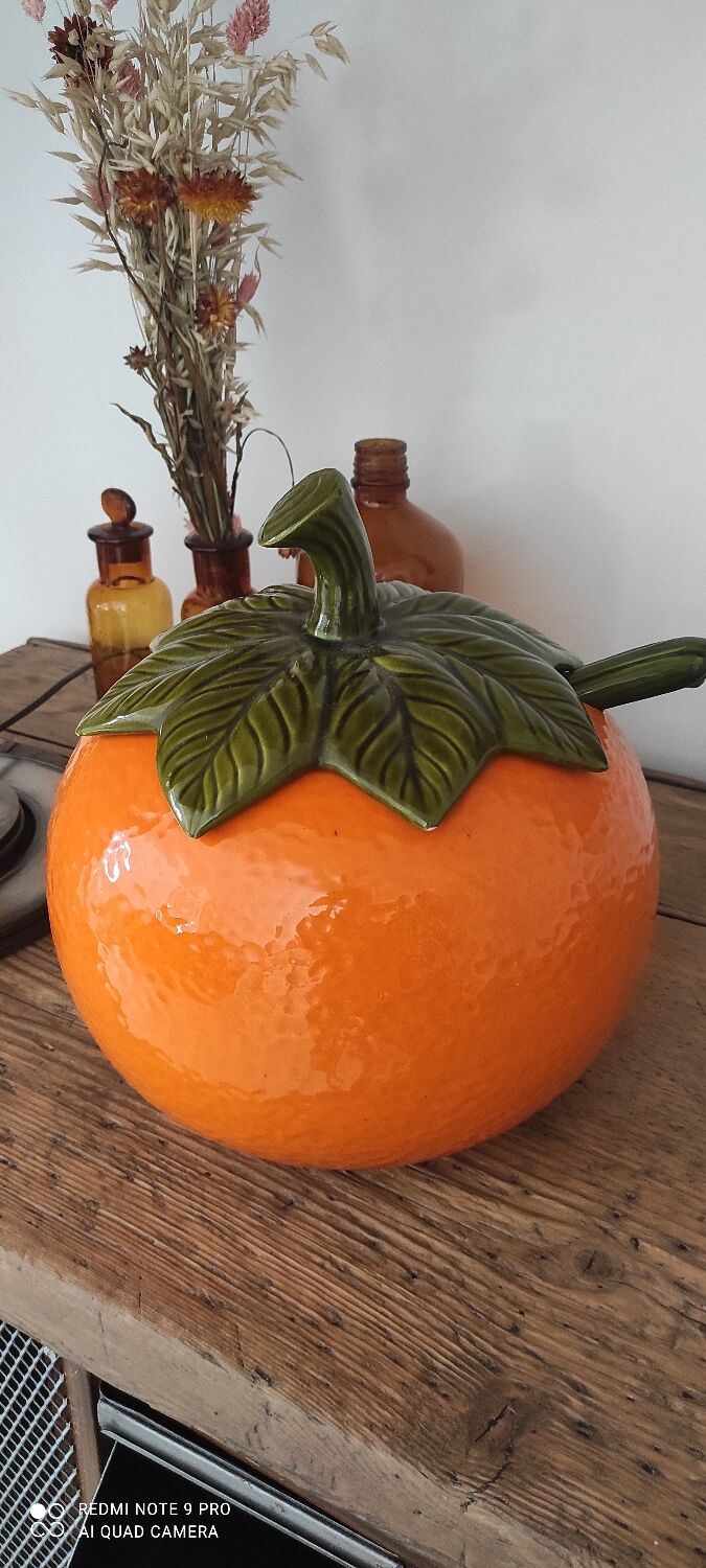 Orange juice vintage set